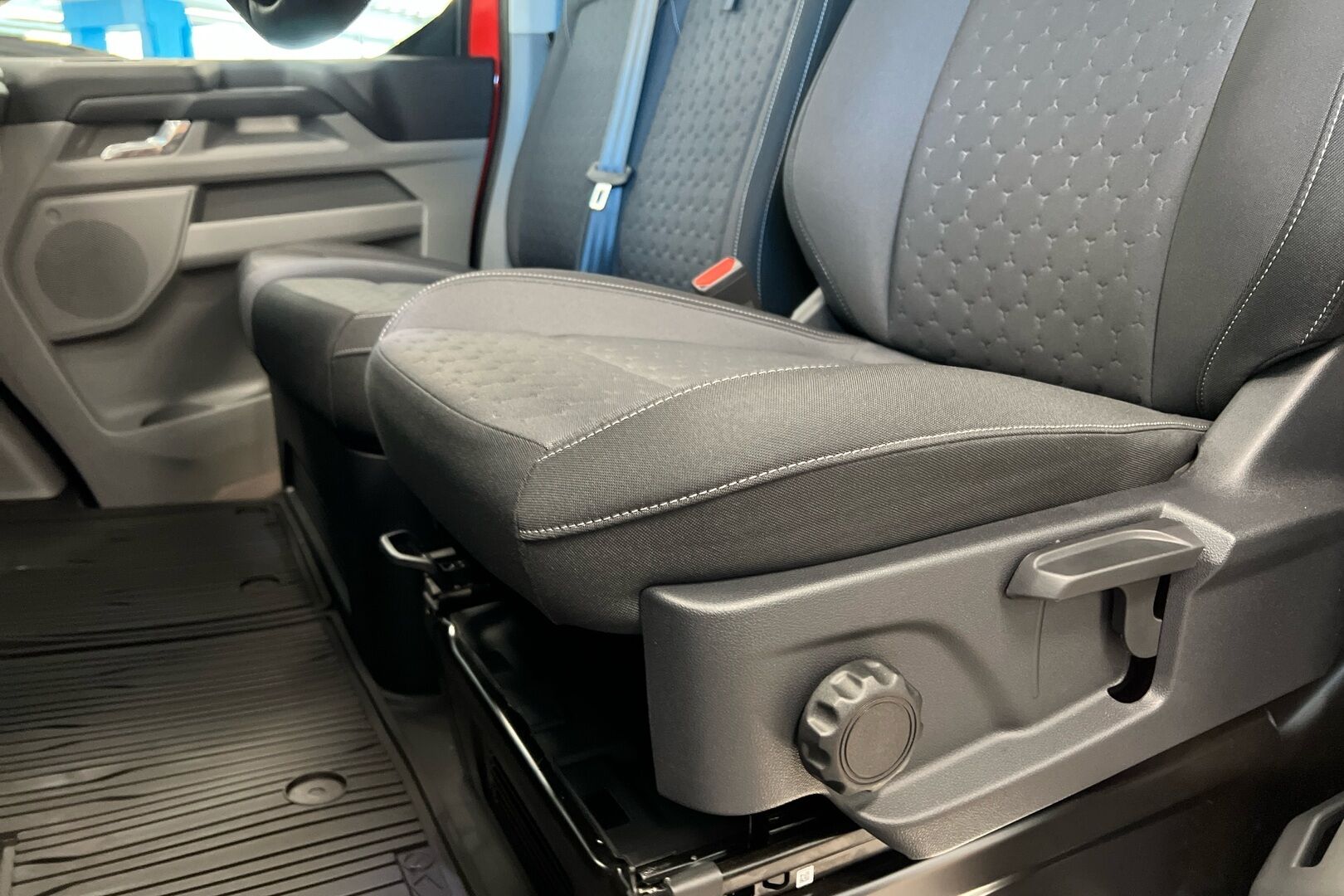Ford Transit Custom iso kuva 18