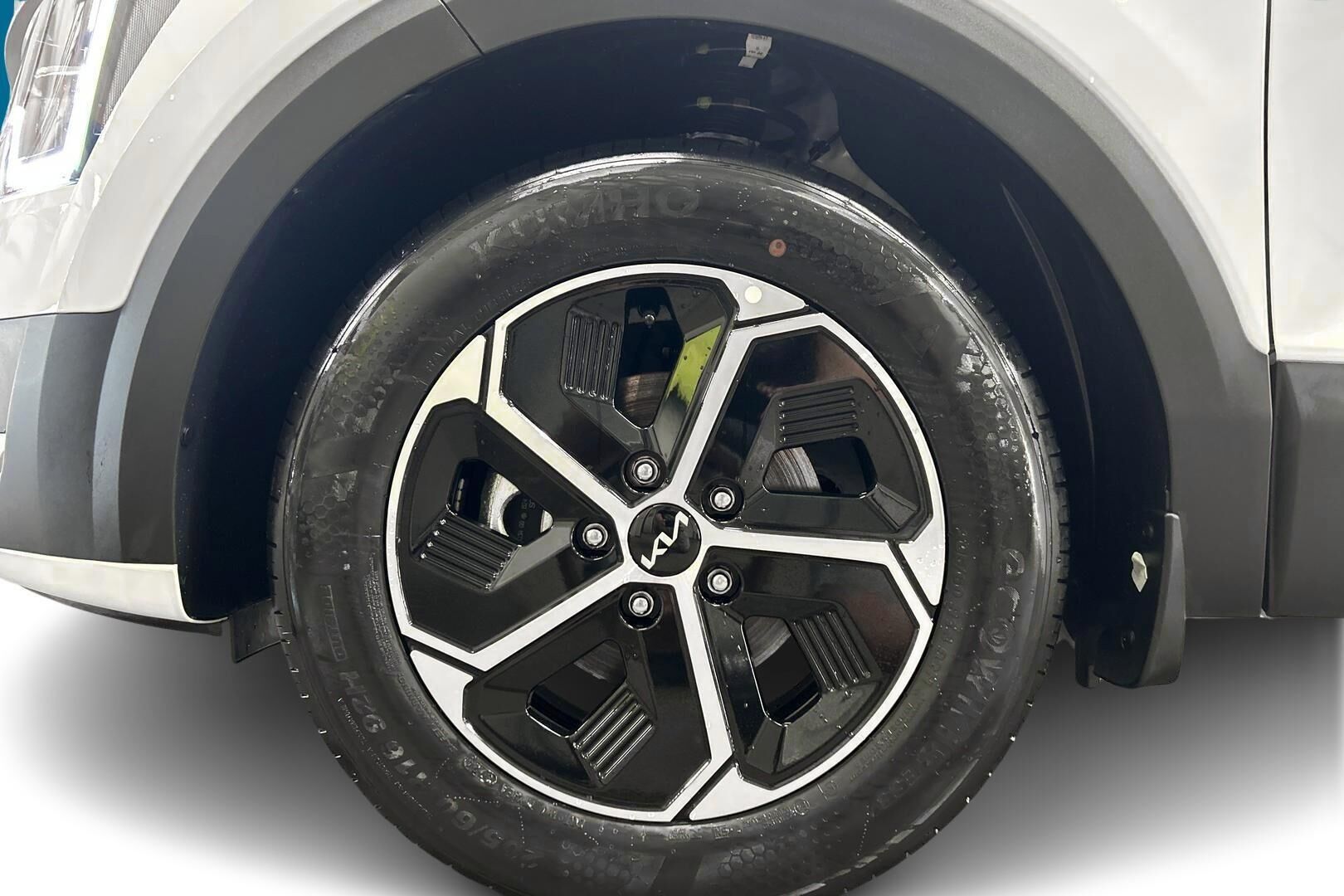 Kia Niro iso kuva 12