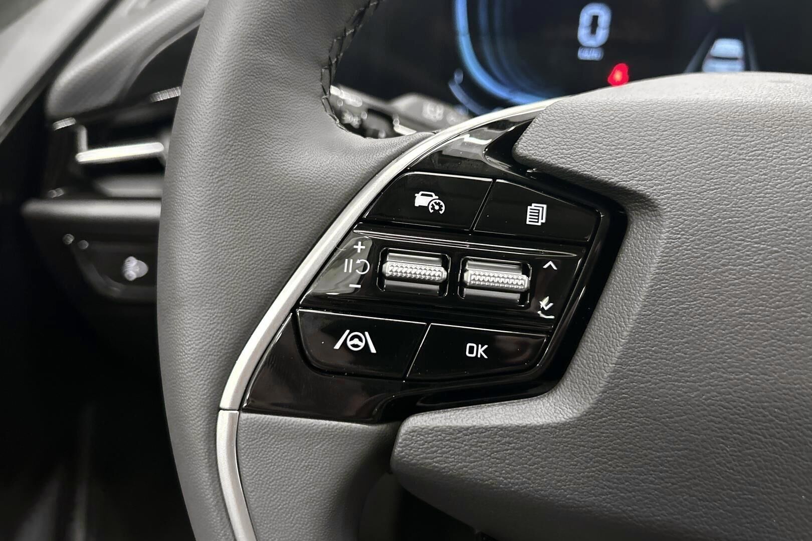 Kia Niro iso kuva 14