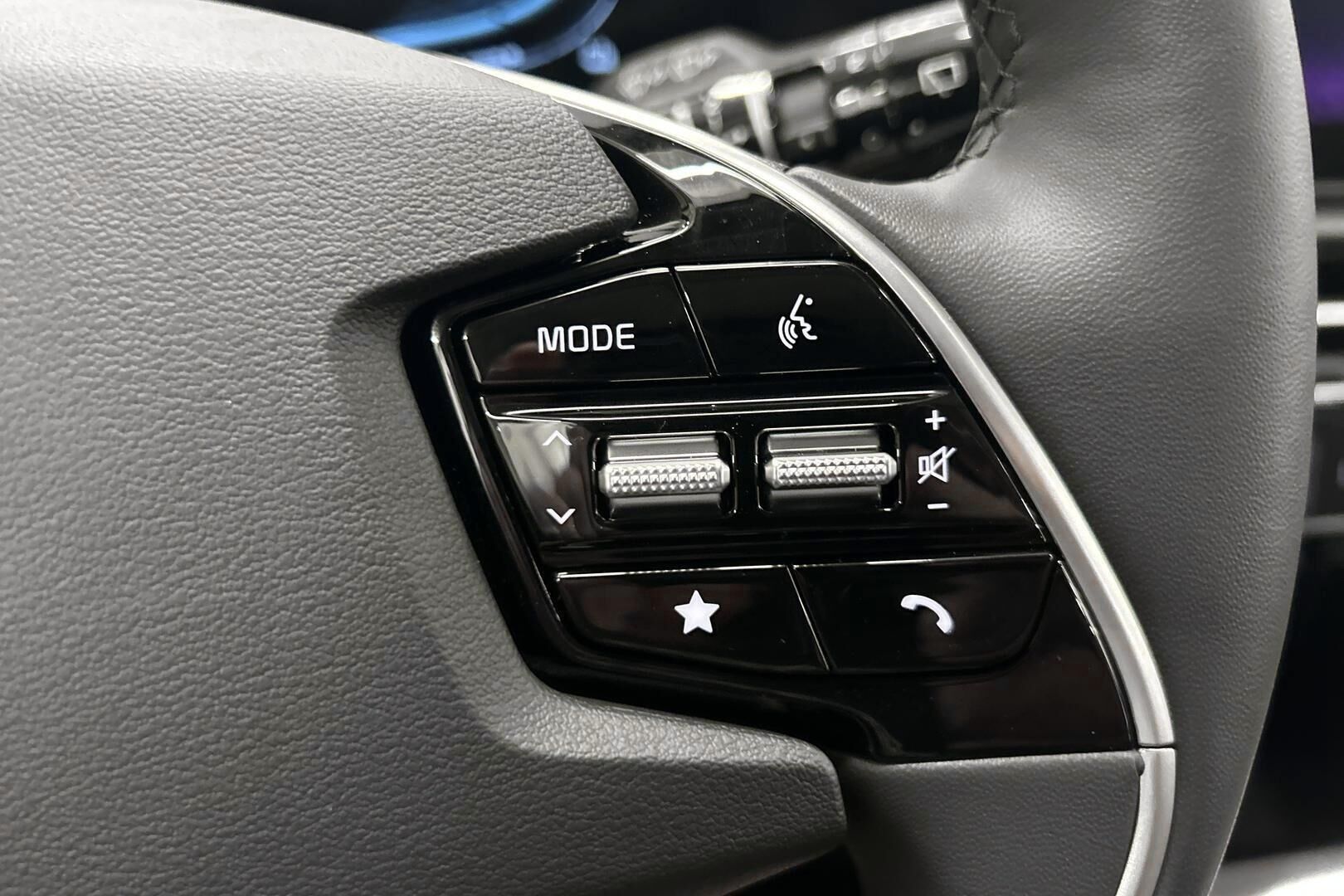 Kia Niro iso kuva 15