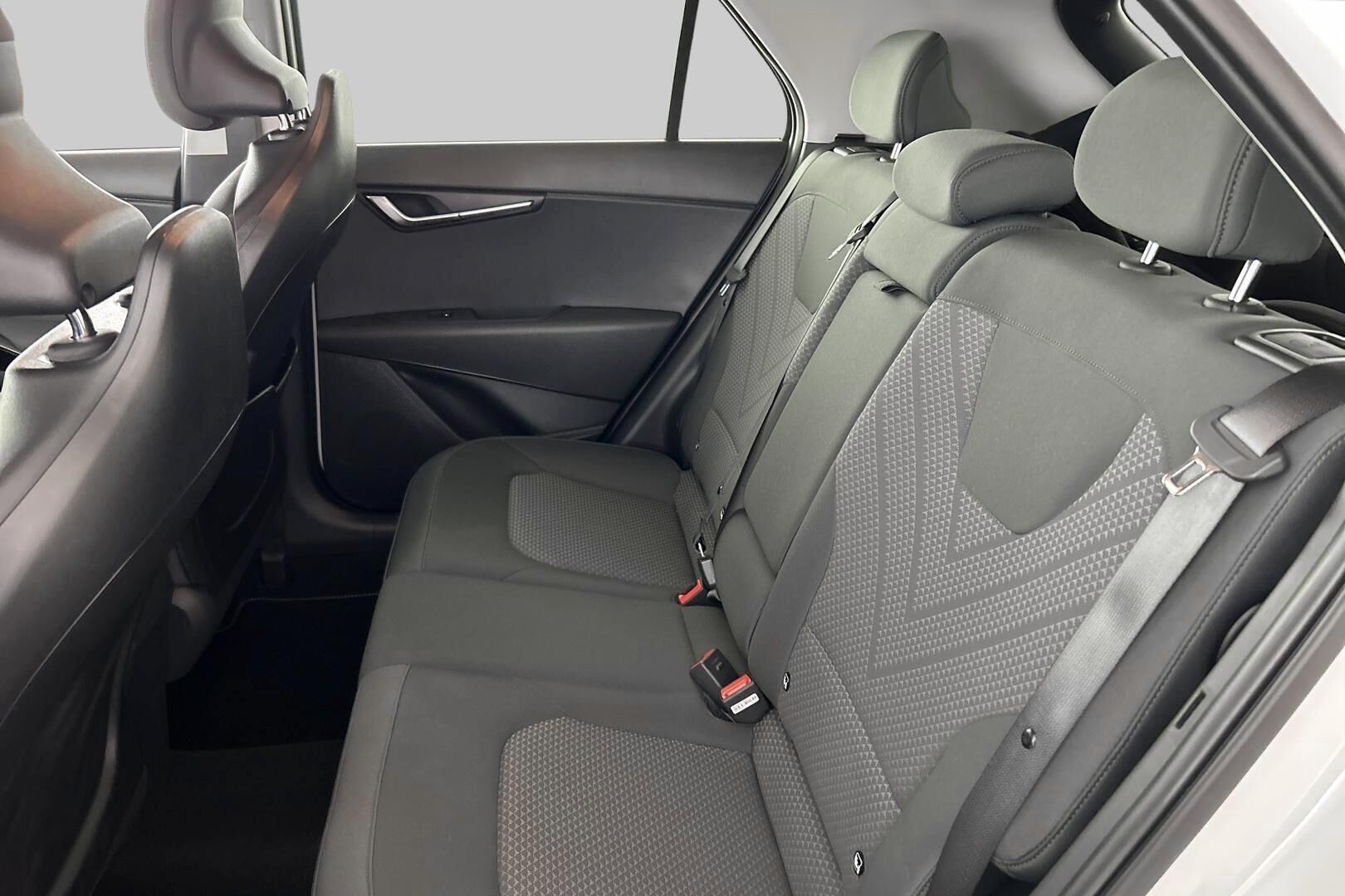 Kia Niro iso kuva 9