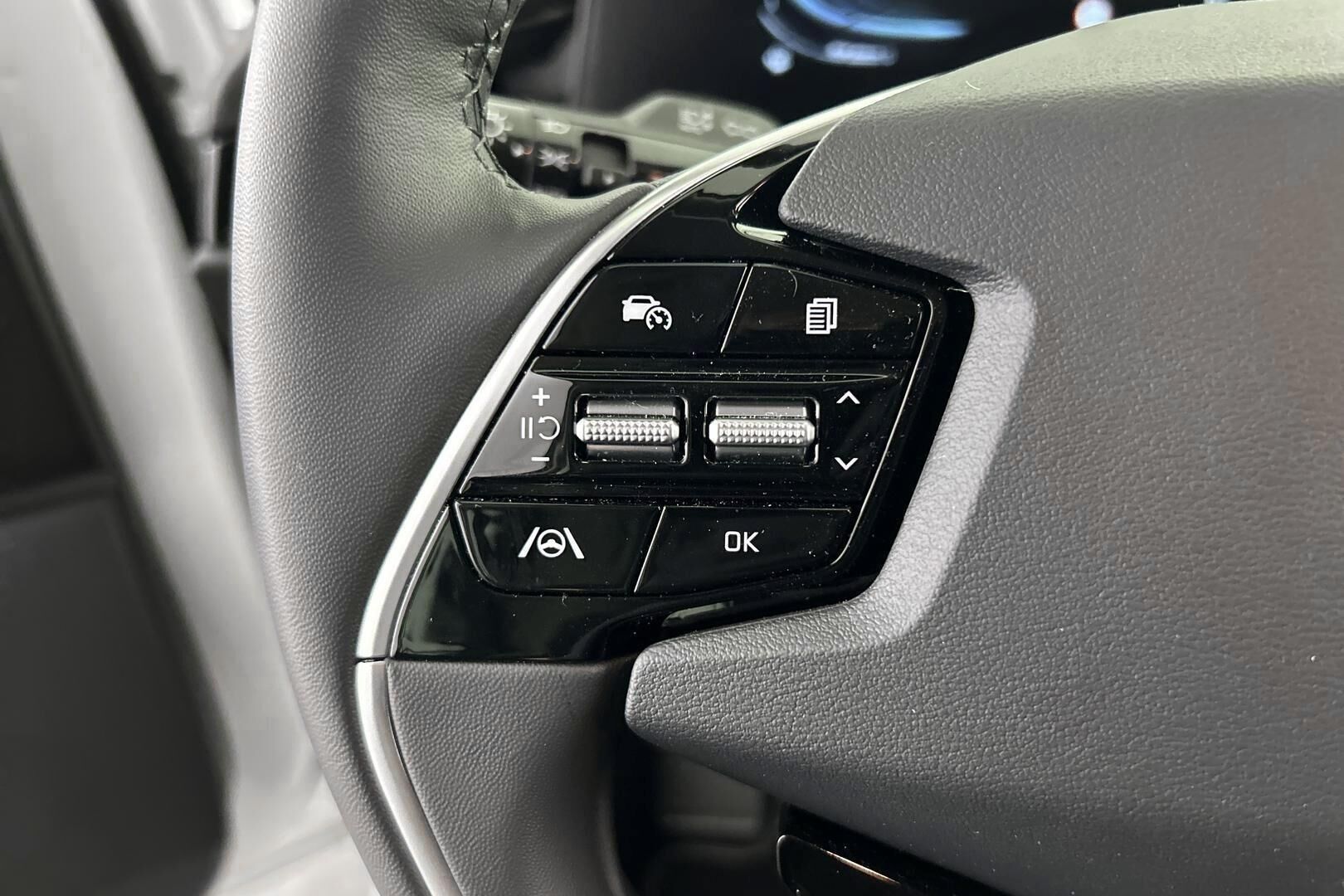 Kia Niro iso kuva 23