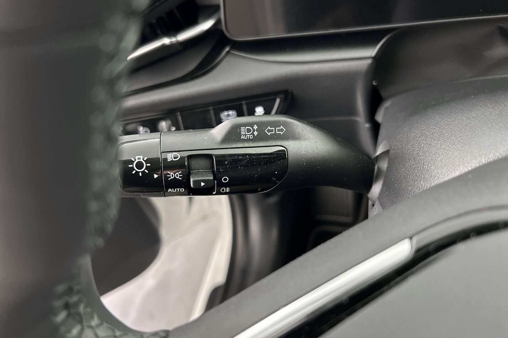 Kia Niro iso kuva 25