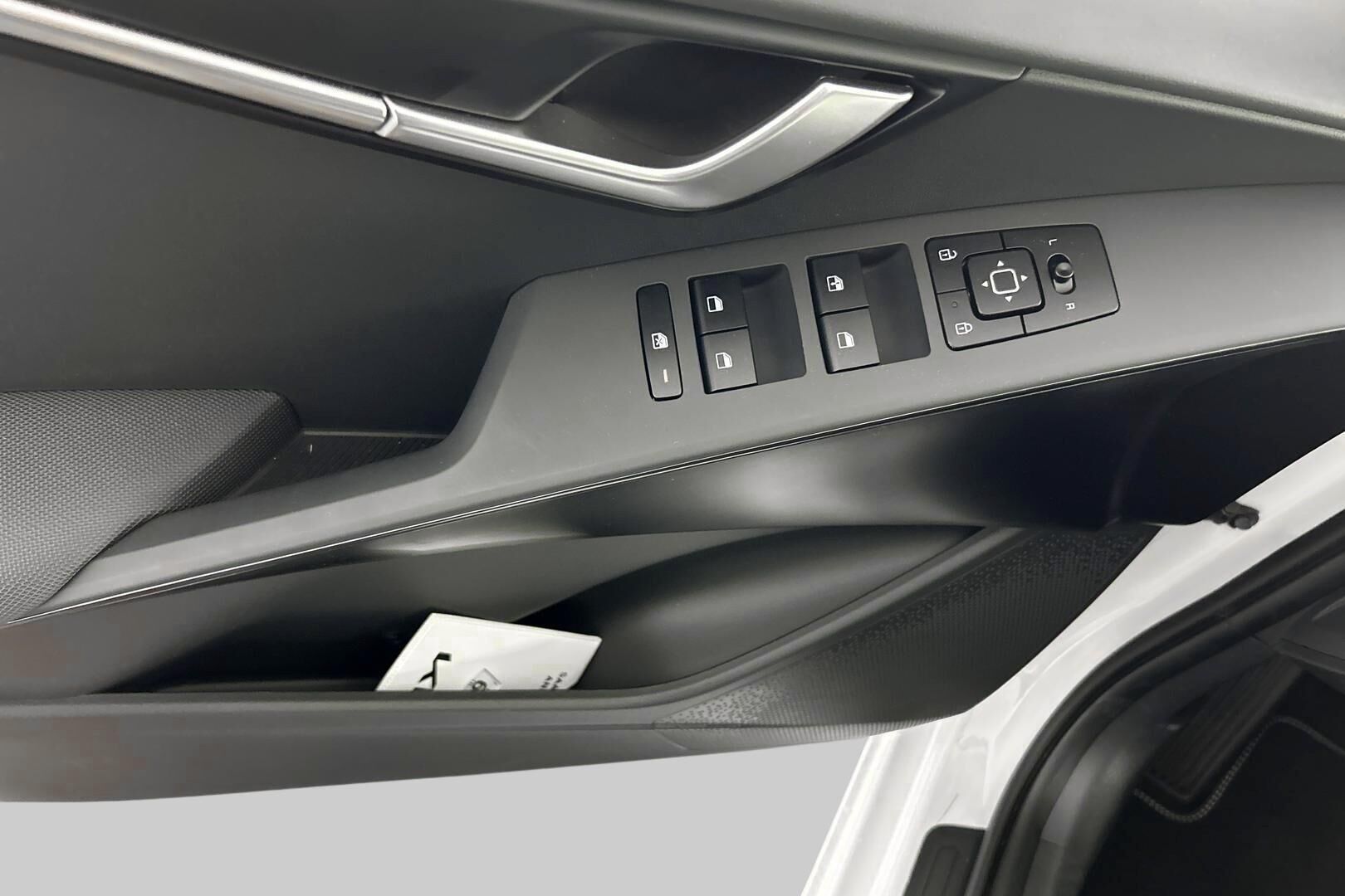 Kia Niro iso kuva 28
