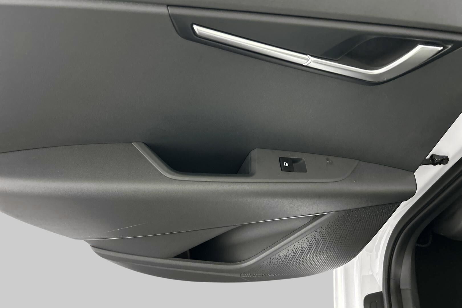Kia Niro iso kuva 29
