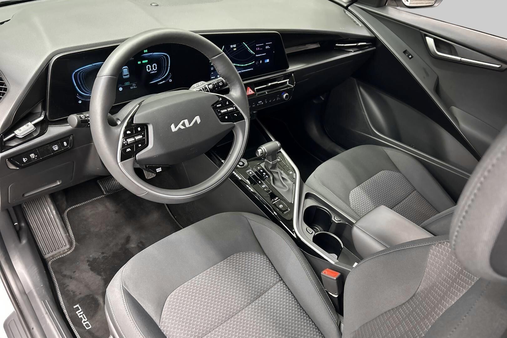Kia Niro iso kuva 8