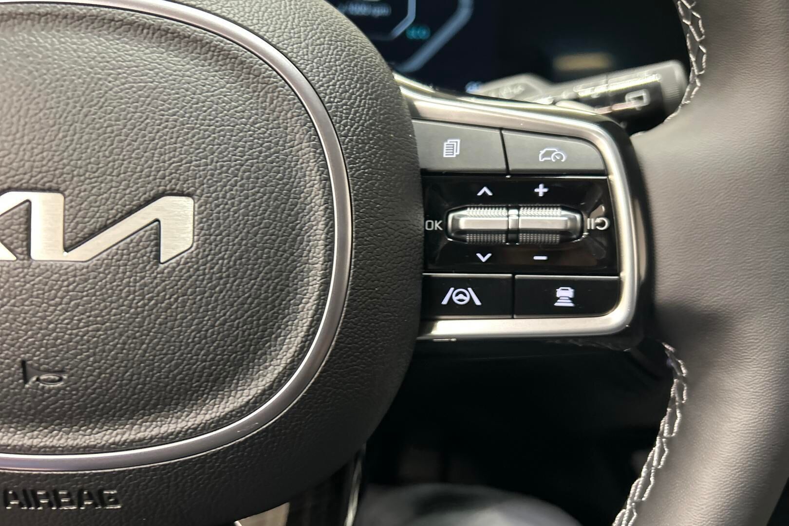 Kia Sorento iso kuva 15