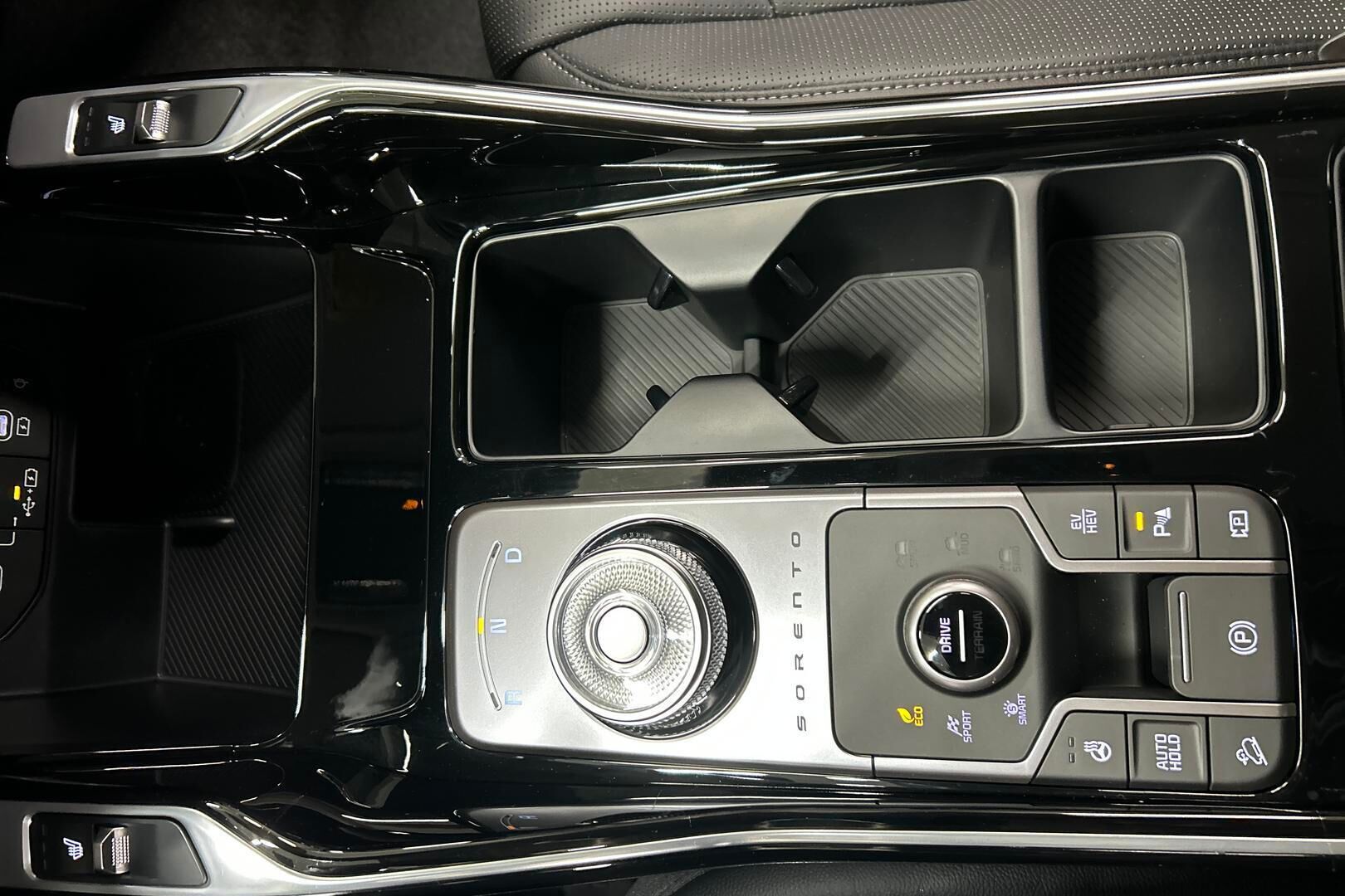 Kia Sorento iso kuva 19