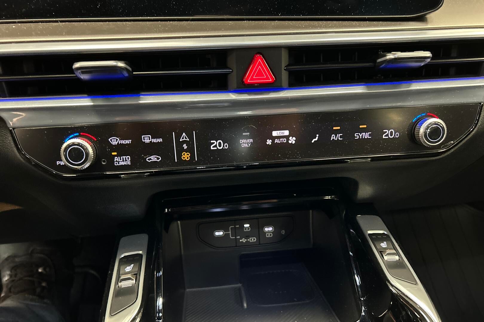 Kia Sorento iso kuva 16