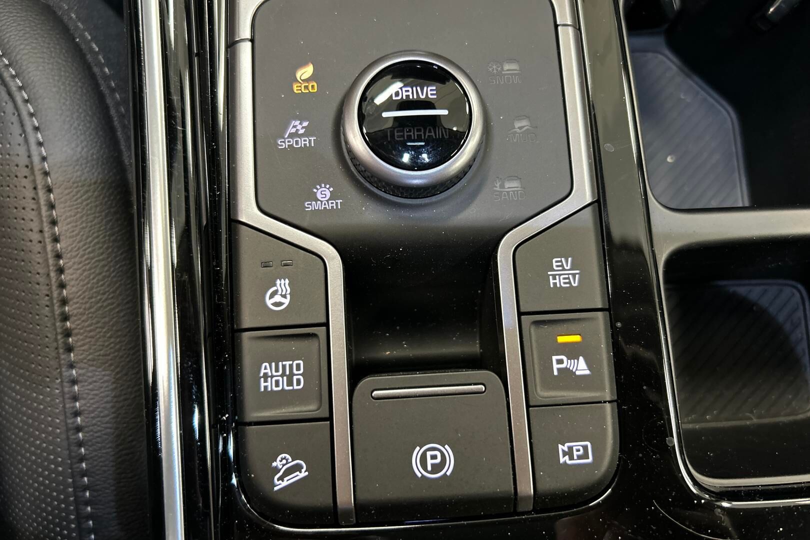 Kia Sorento iso kuva 24