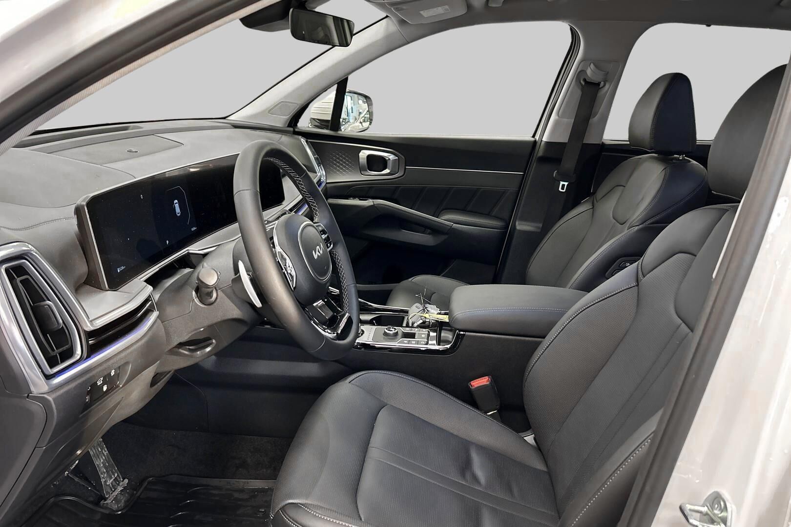 Kia Sorento iso kuva 7