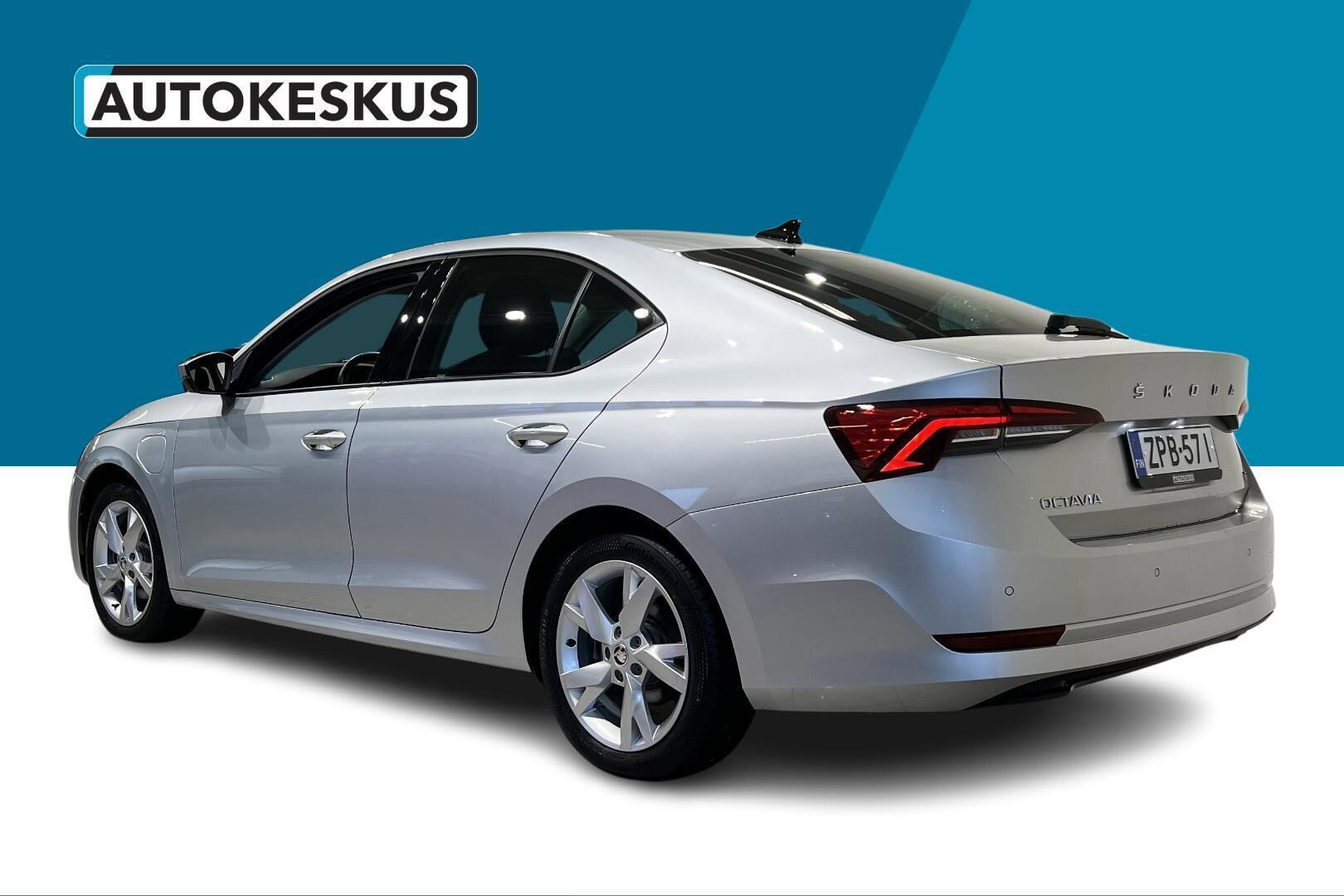 SKODA OCTAVIA iso kuva 6