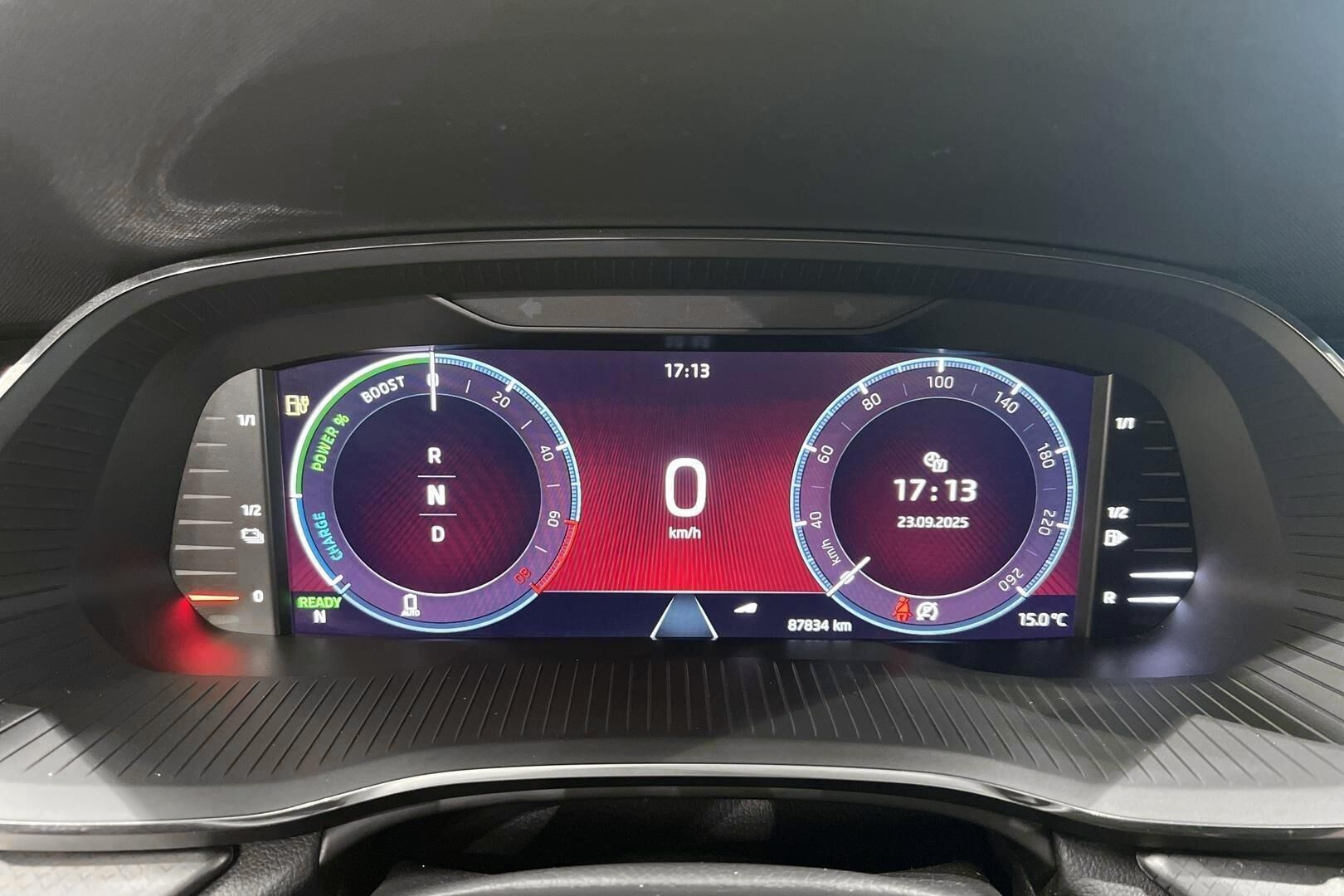 SKODA OCTAVIA iso kuva 13