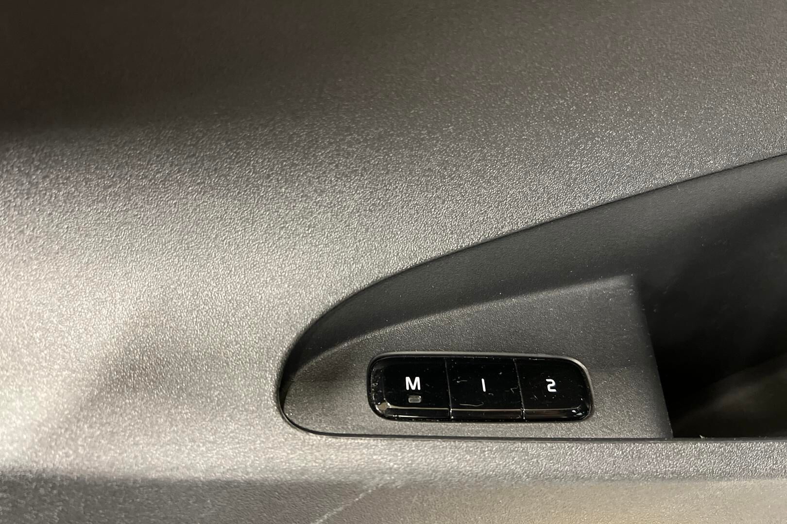 POLESTAR 2 iso kuva 15