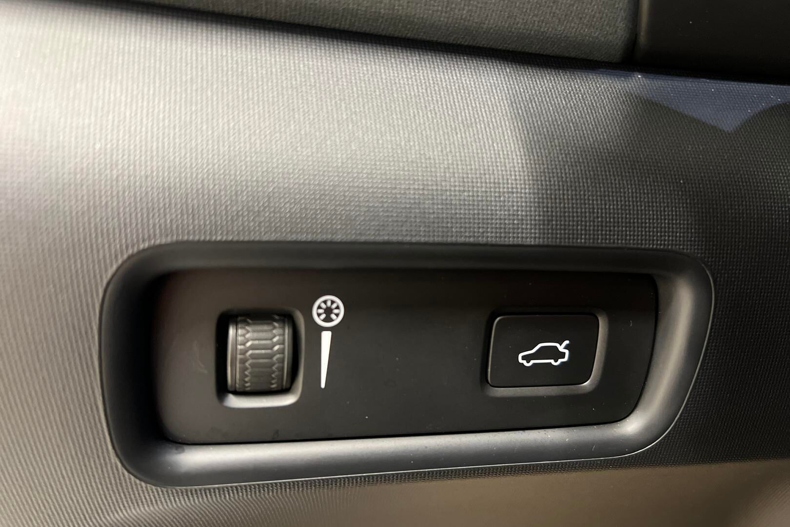 POLESTAR 2 iso kuva 16