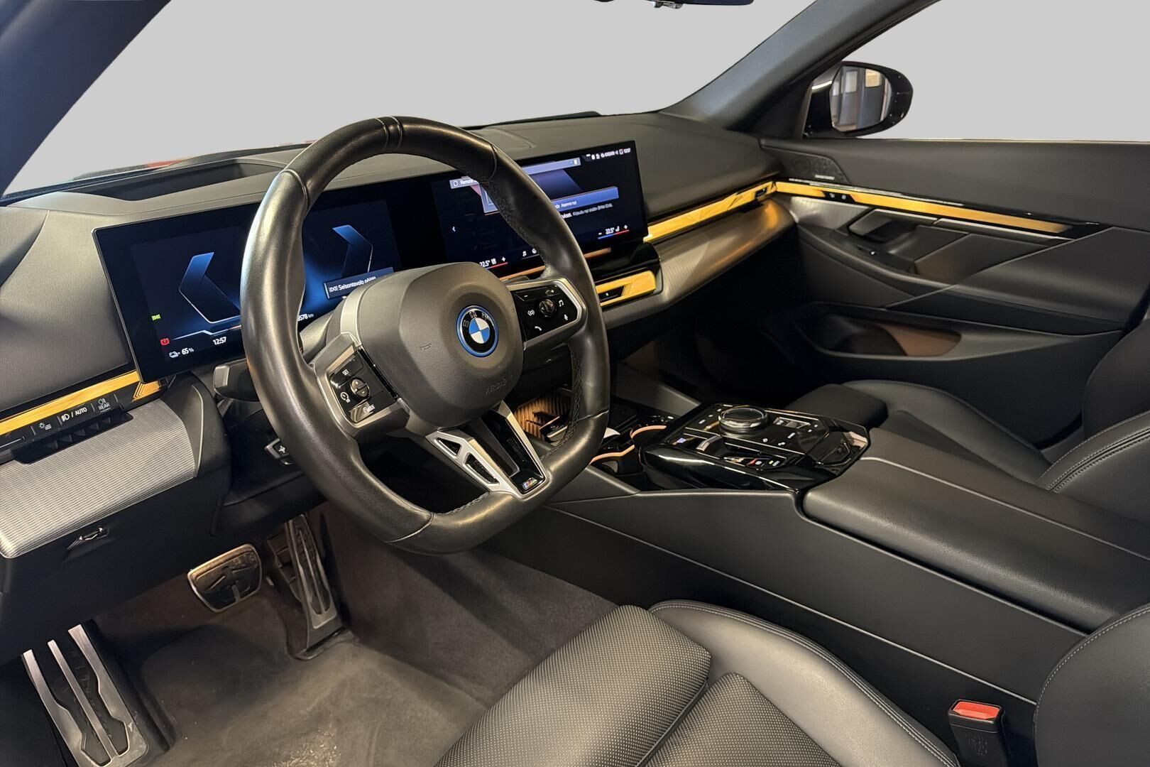BMW I5 iso kuva 8