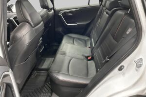 Toyota RAV4 Plug-in esikatselu 8
