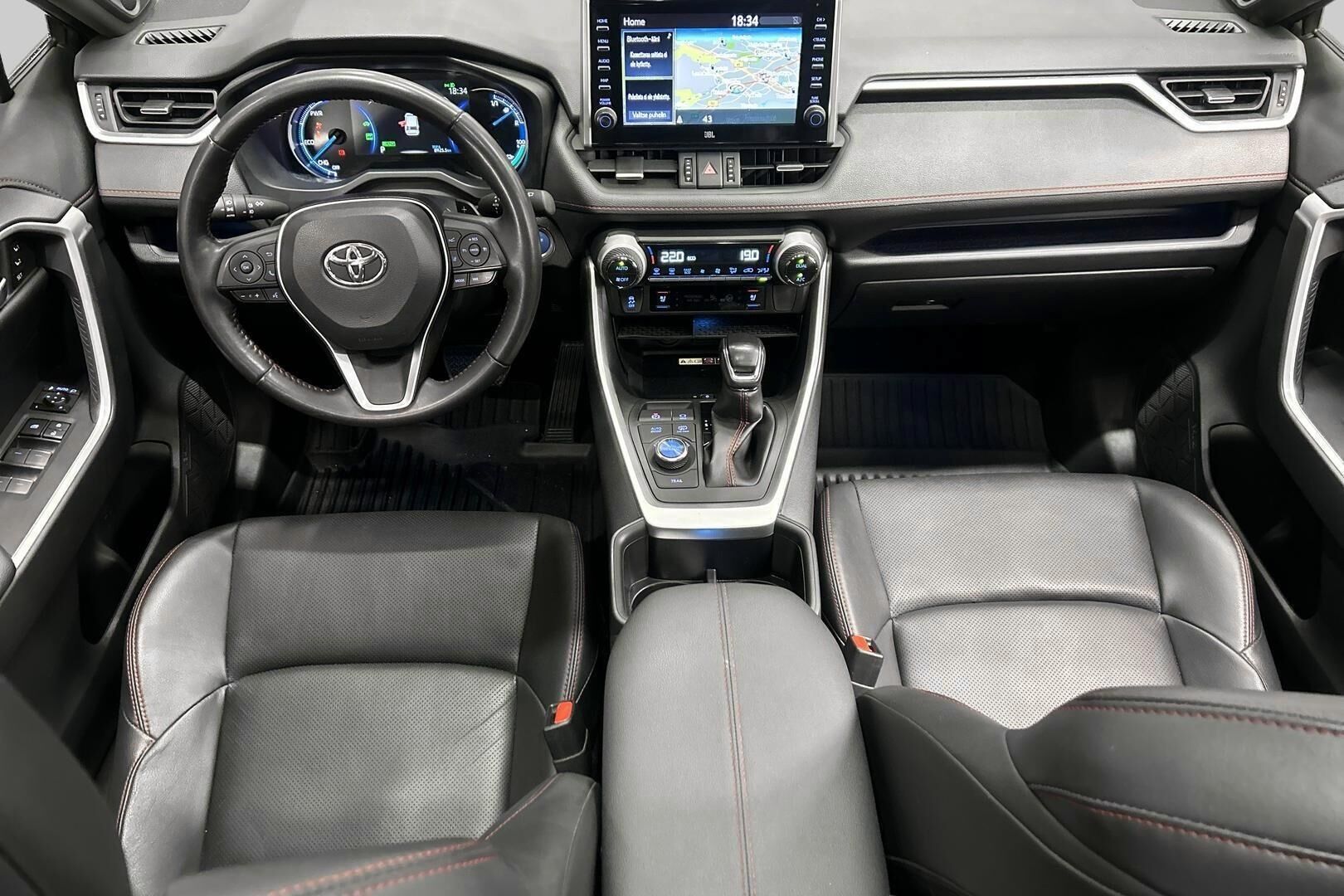 Toyota RAV4 Plug-in iso kuva 9
