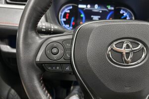 Toyota RAV4 Plug-in esikatselu 16