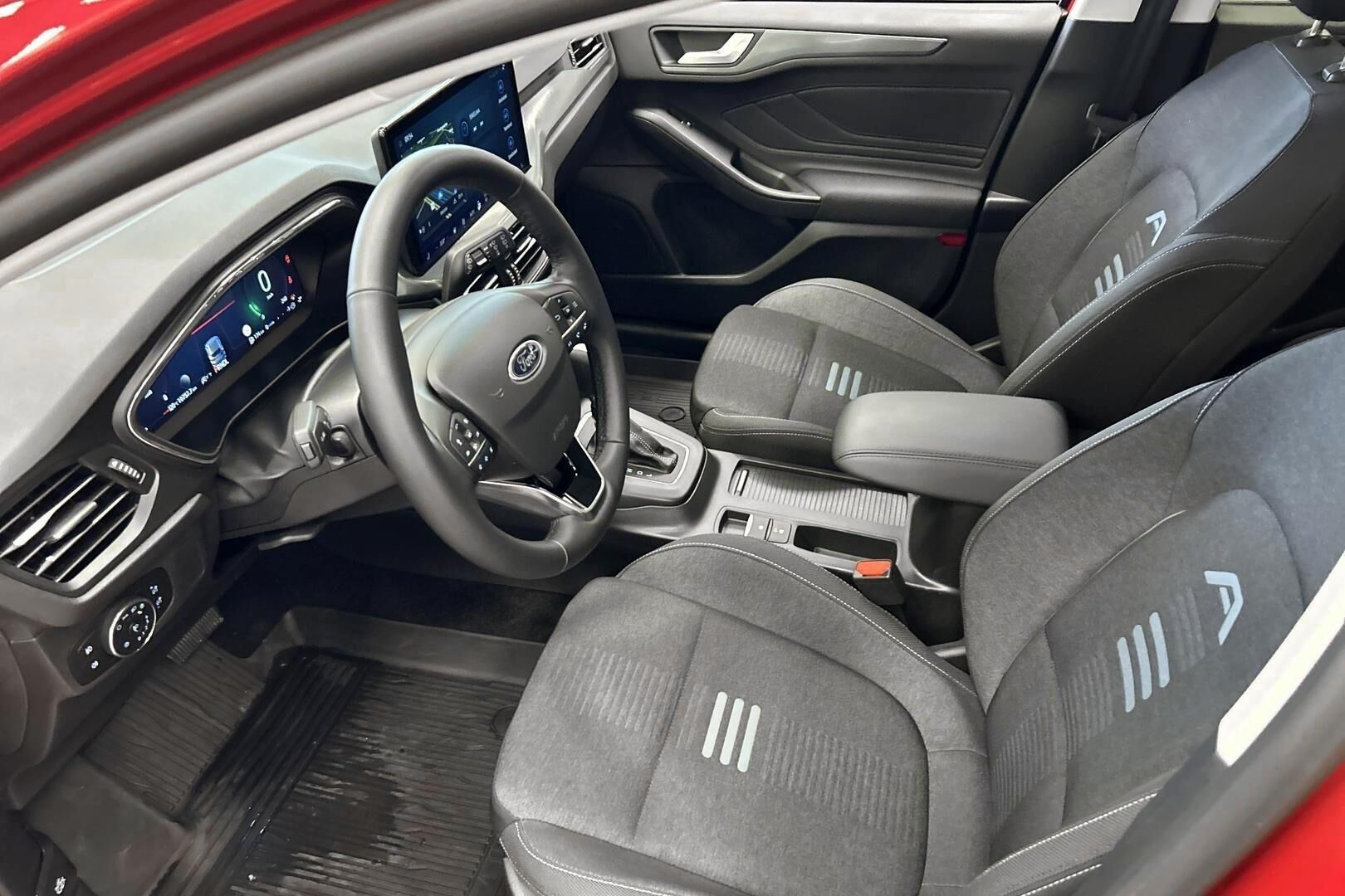 Ford Focus iso kuva 18