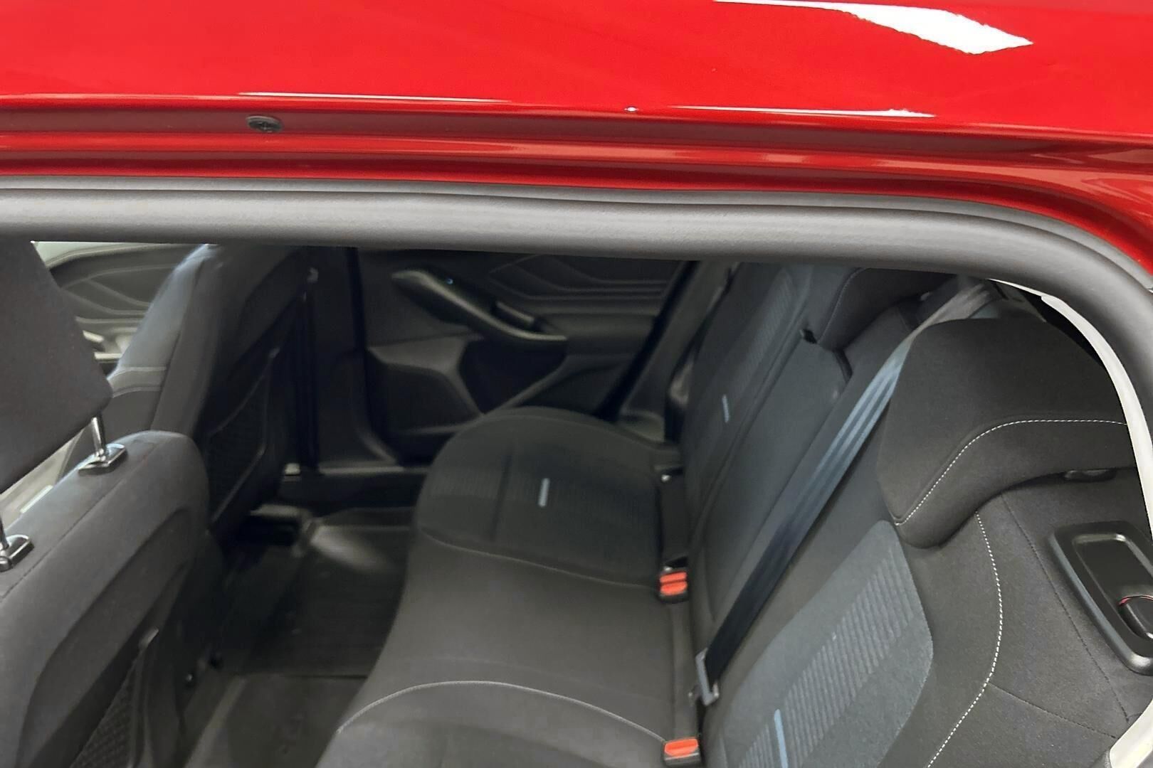 Ford Focus iso kuva 9