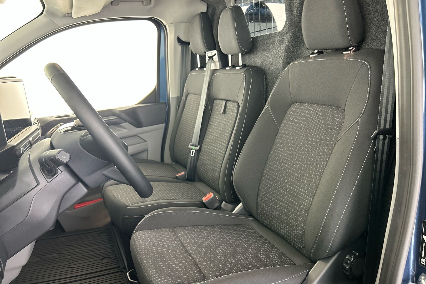 Ford Transit Custom iso kuva 9