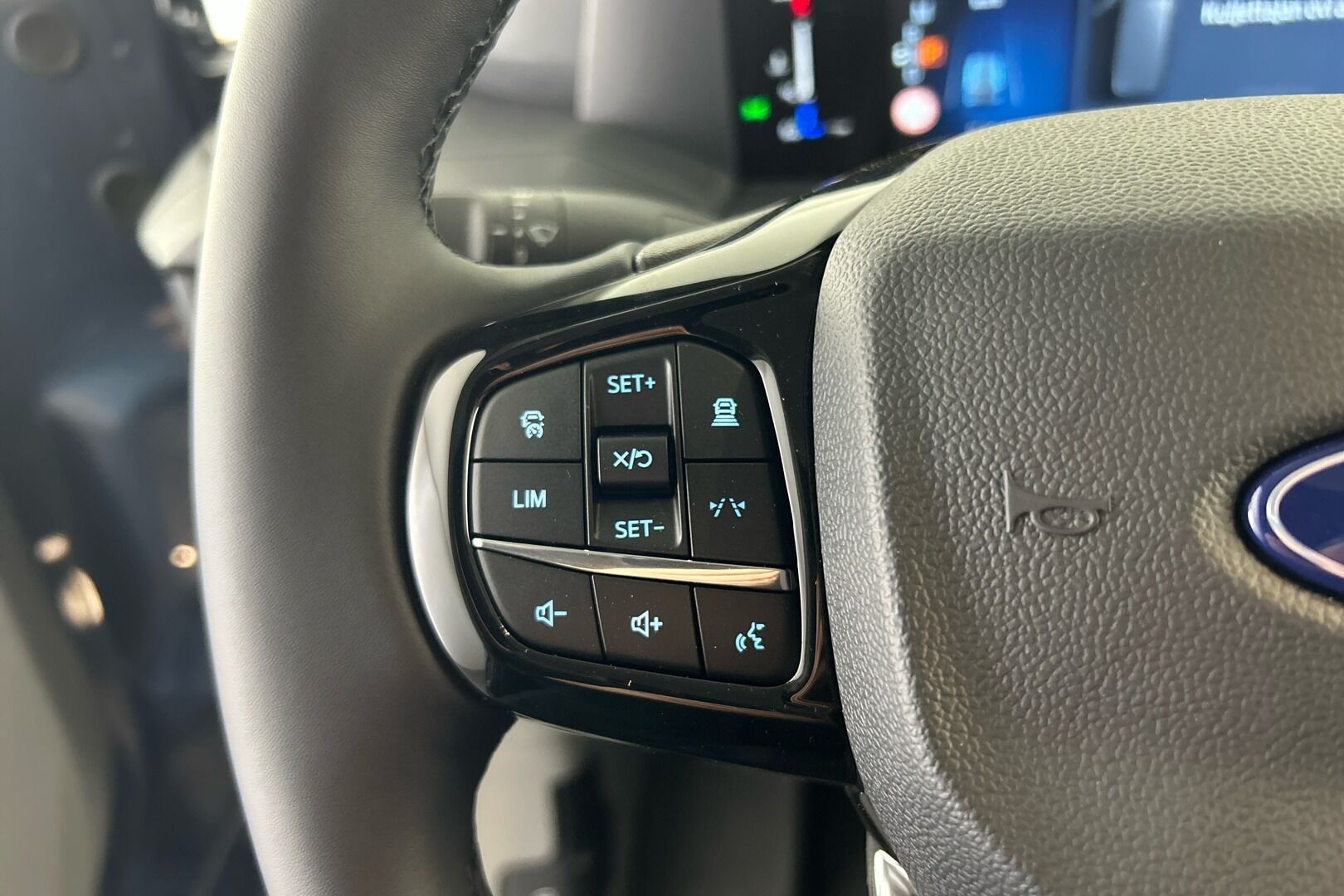Ford Transit Custom iso kuva 16