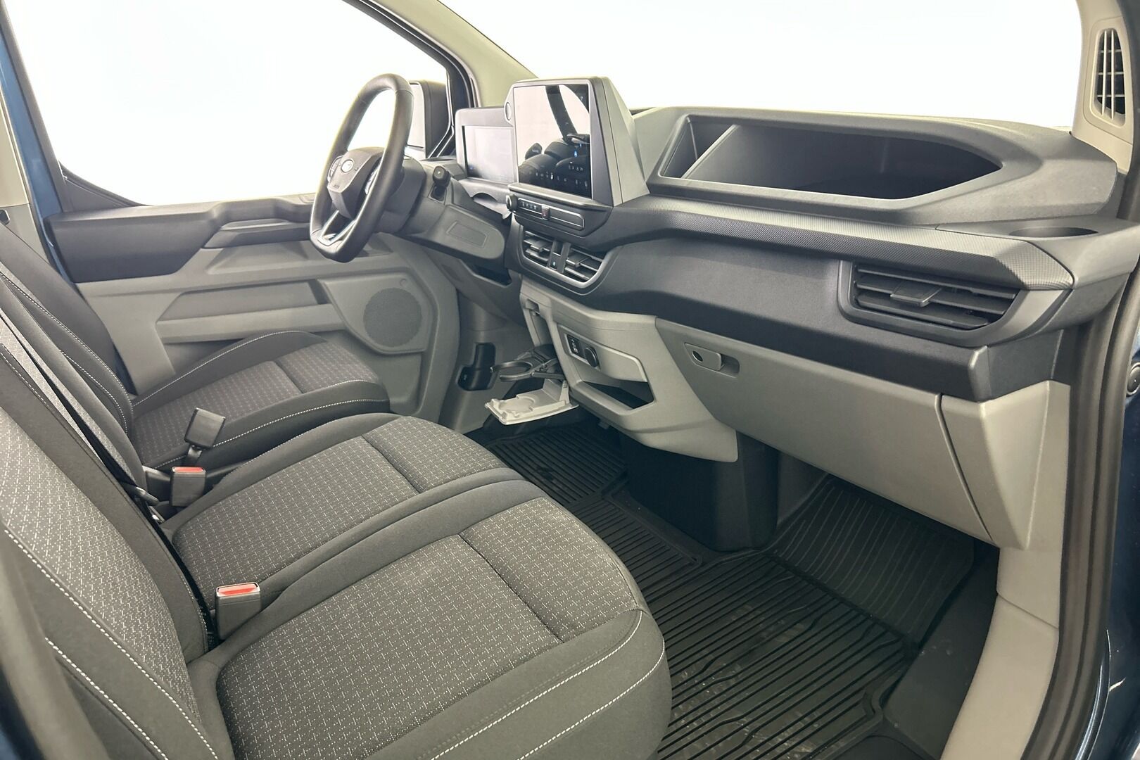 Ford Transit Custom iso kuva 24