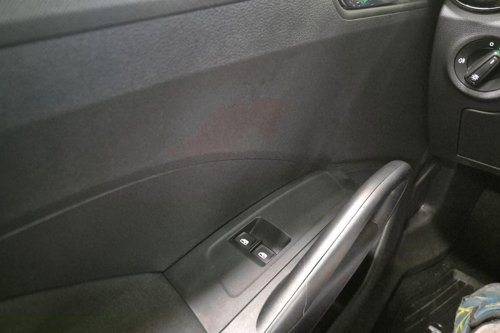Skoda Fabia iso kuva 17