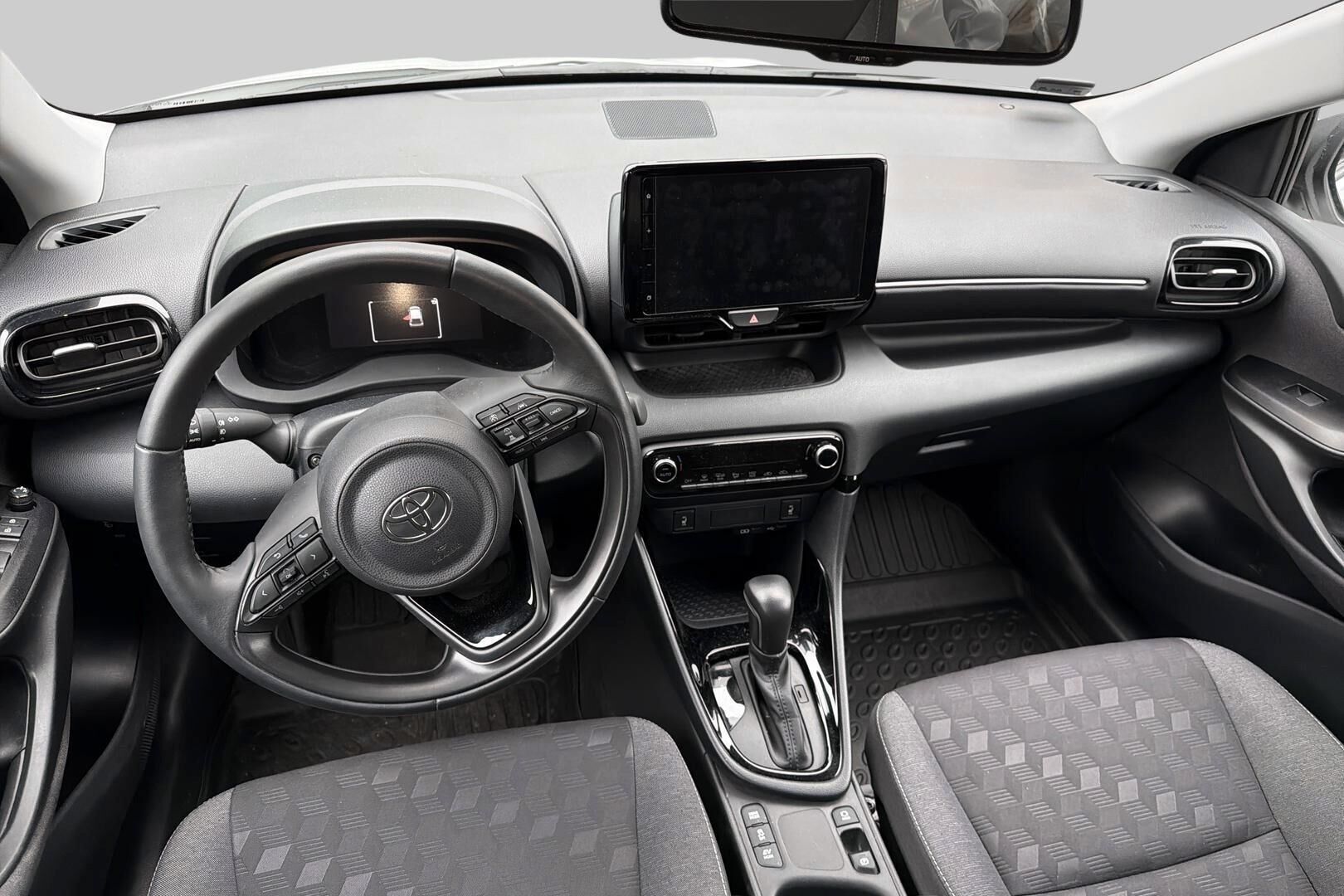 Toyota Yaris iso kuva 1