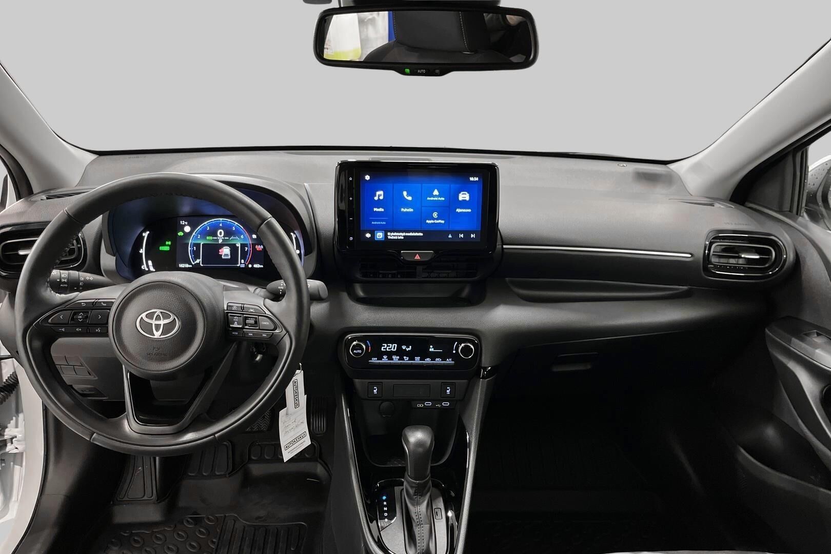 Toyota Yaris iso kuva 7