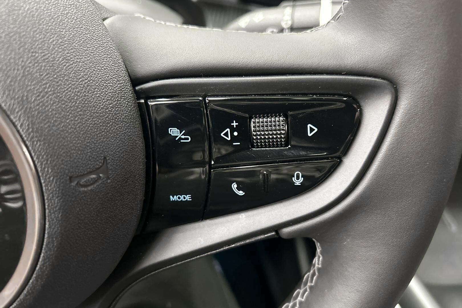 BYD Seal iso kuva 16