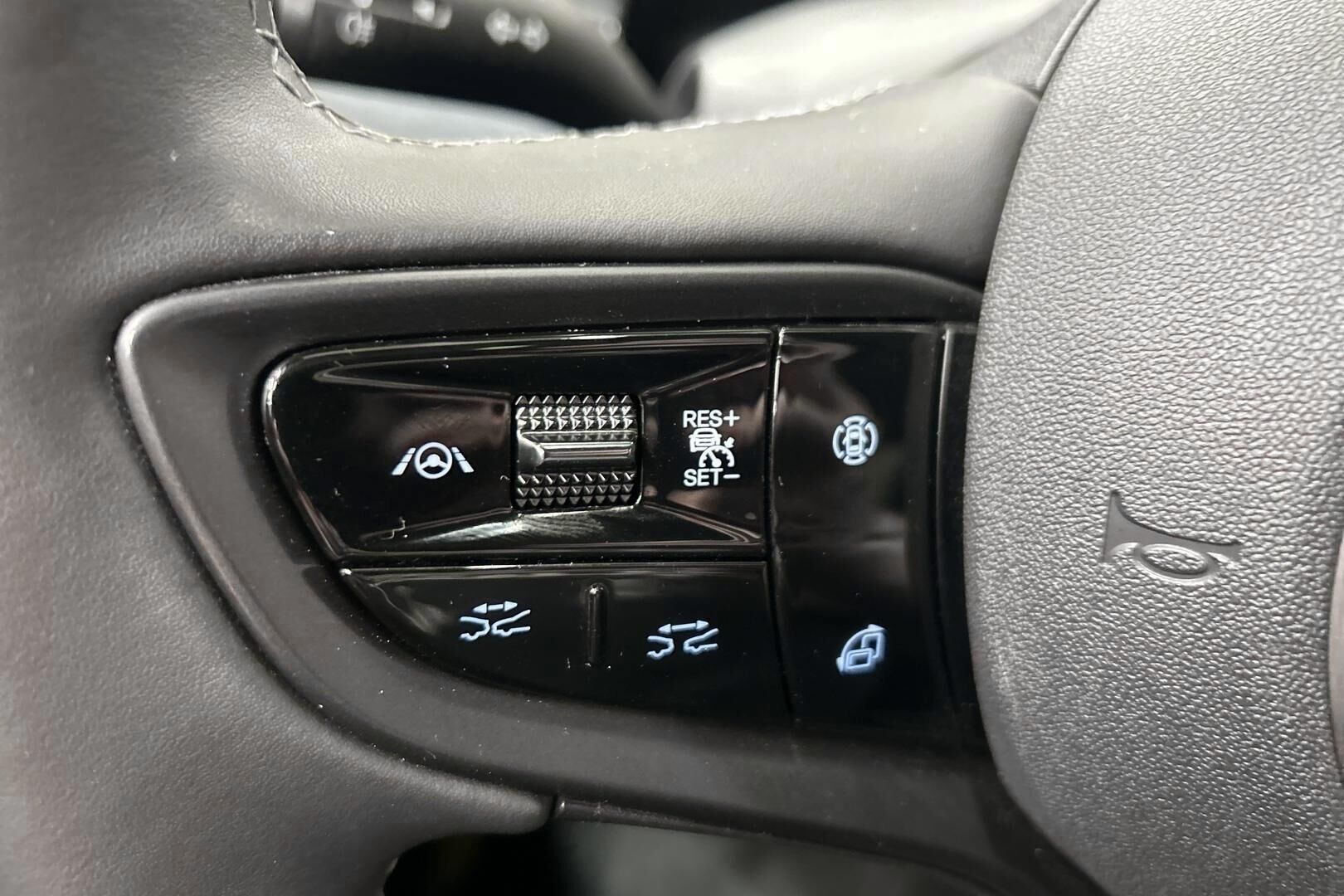 BYD Seal iso kuva 17