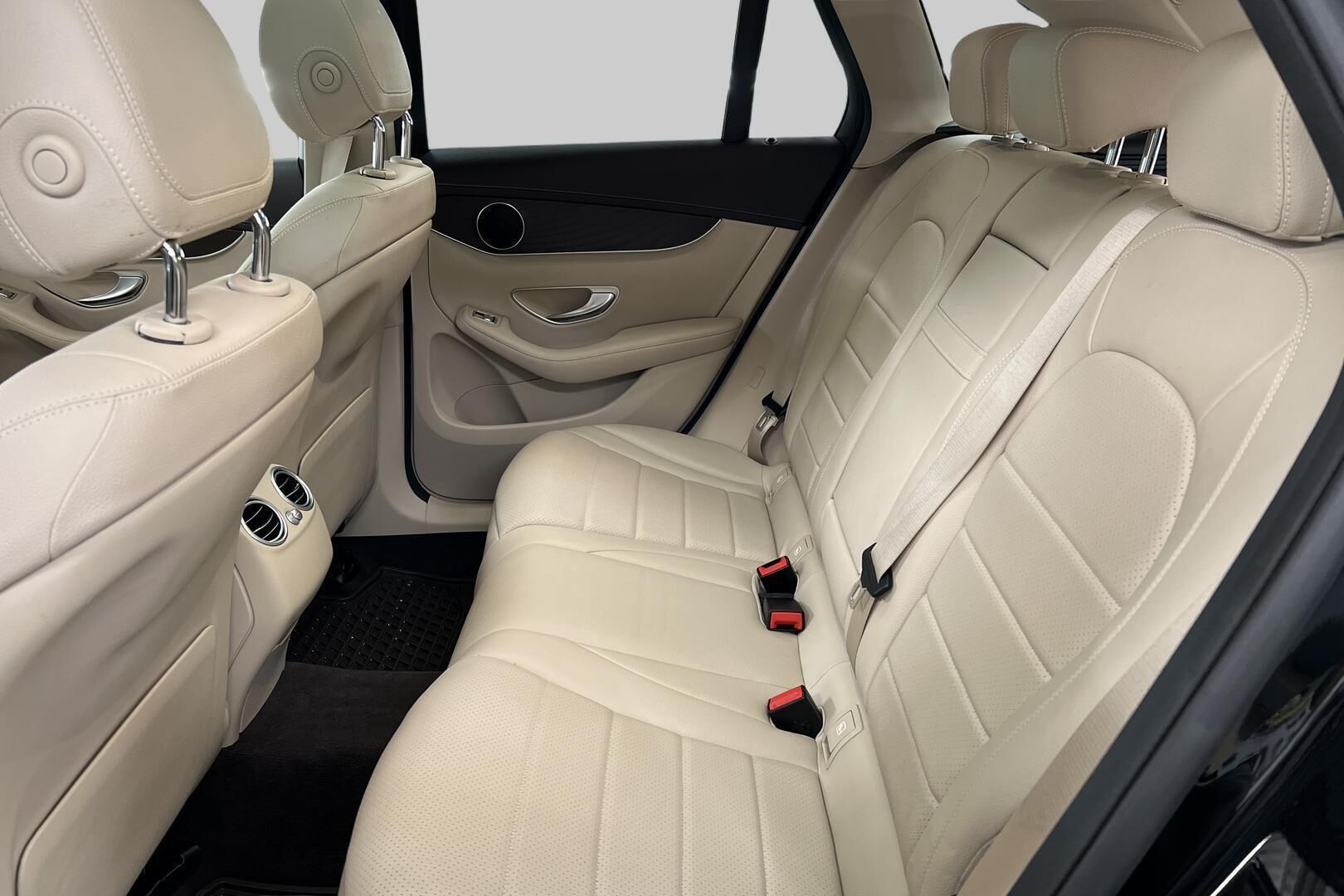 Mercedes-Benz GLC iso kuva 10