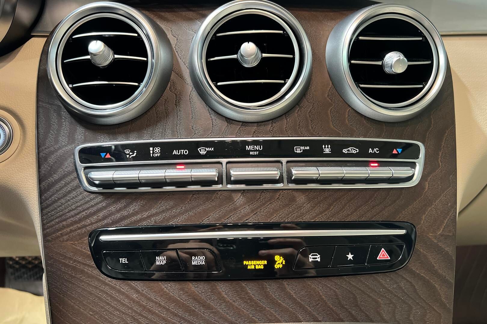 Mercedes-Benz GLC iso kuva 16