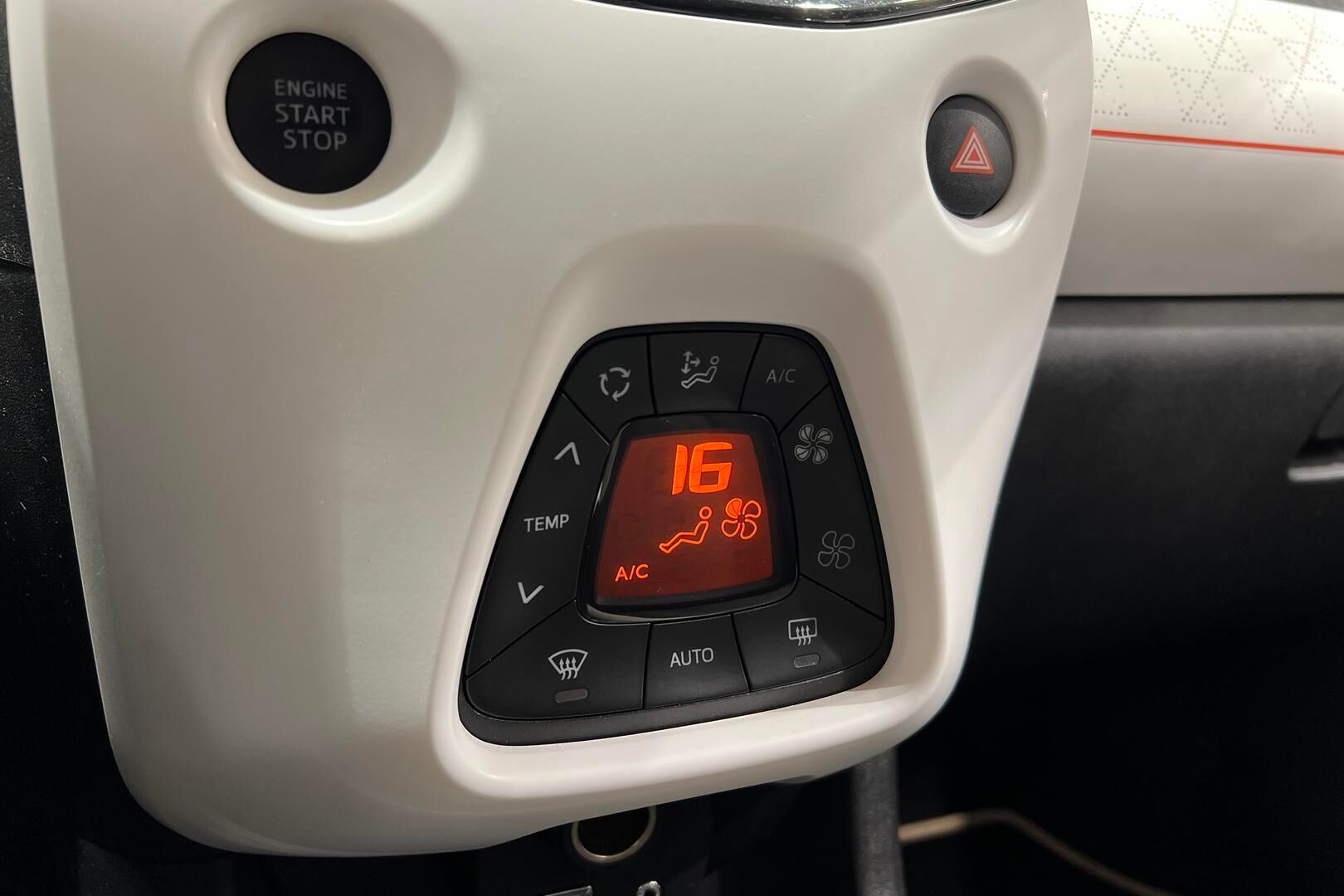 Peugeot 108 iso kuva 20