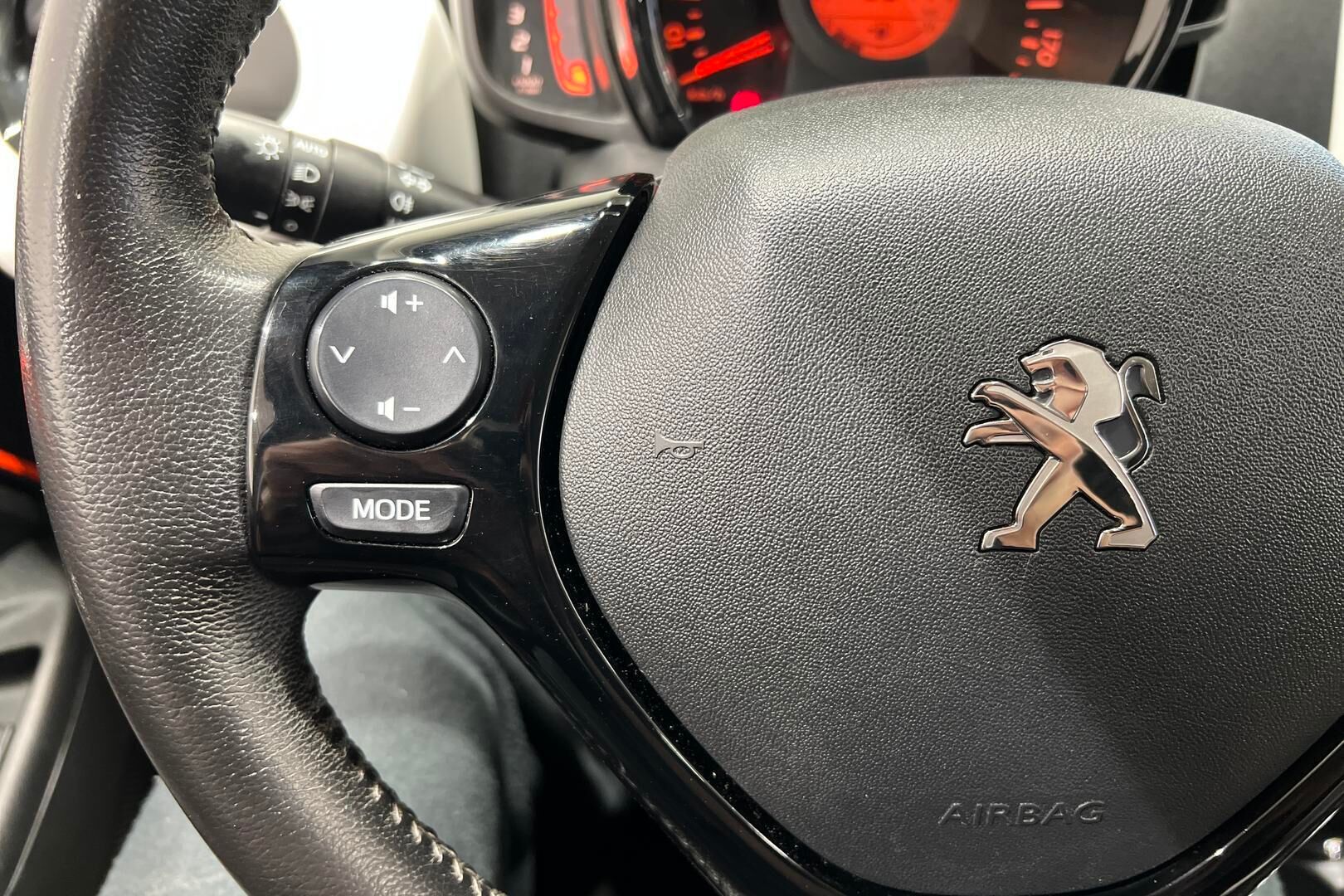 Peugeot 108 iso kuva 25