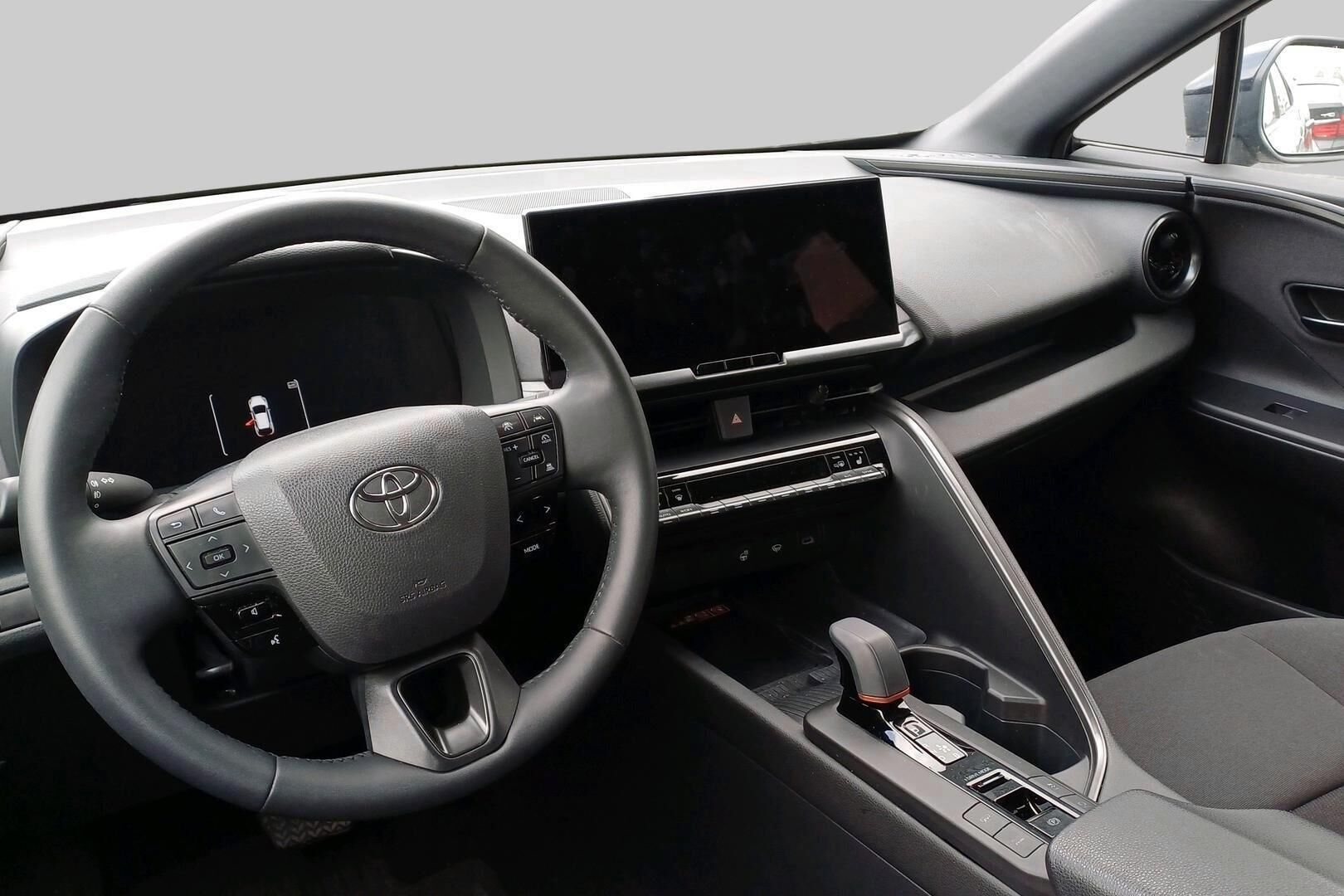 Toyota C-HR iso kuva 1