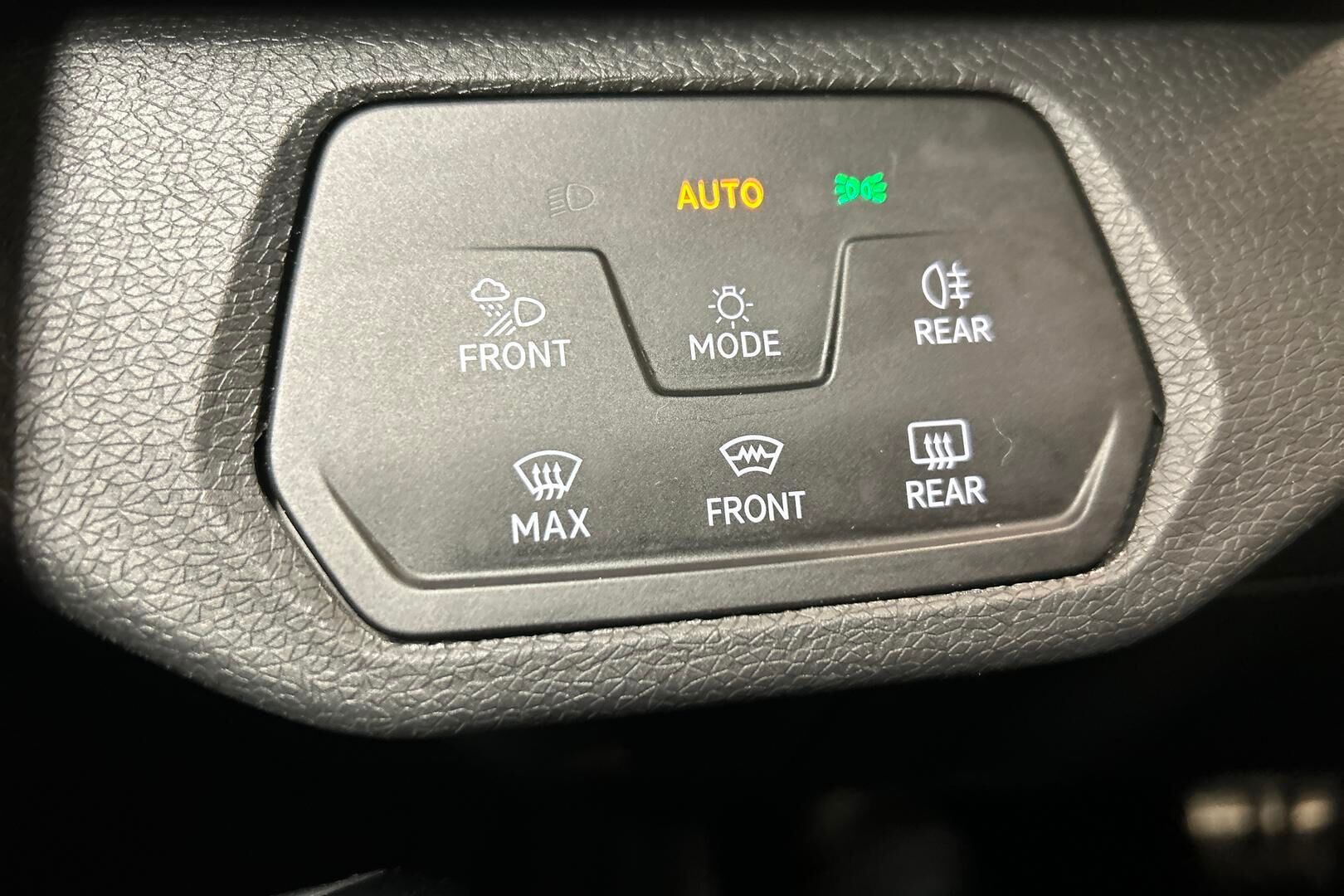 Volkswagen ID.4 iso kuva 22