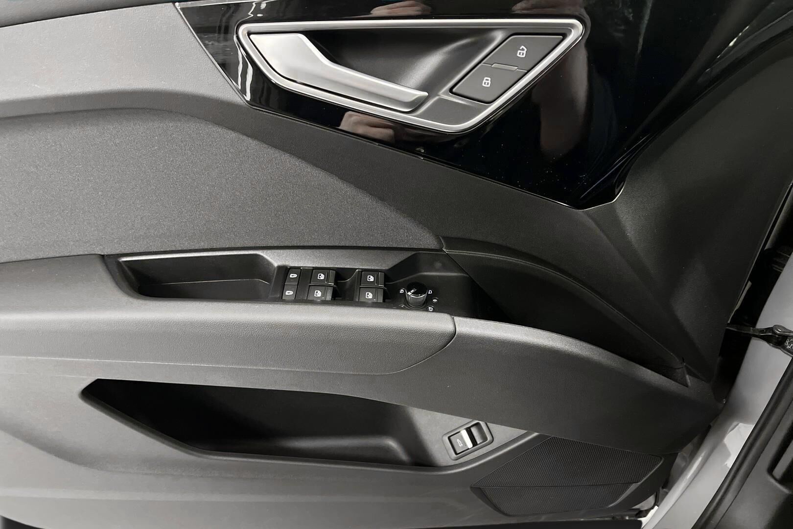 Audi Q4 e-tron iso kuva 16