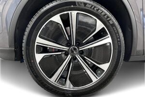 BYD Tang esikatselu 12