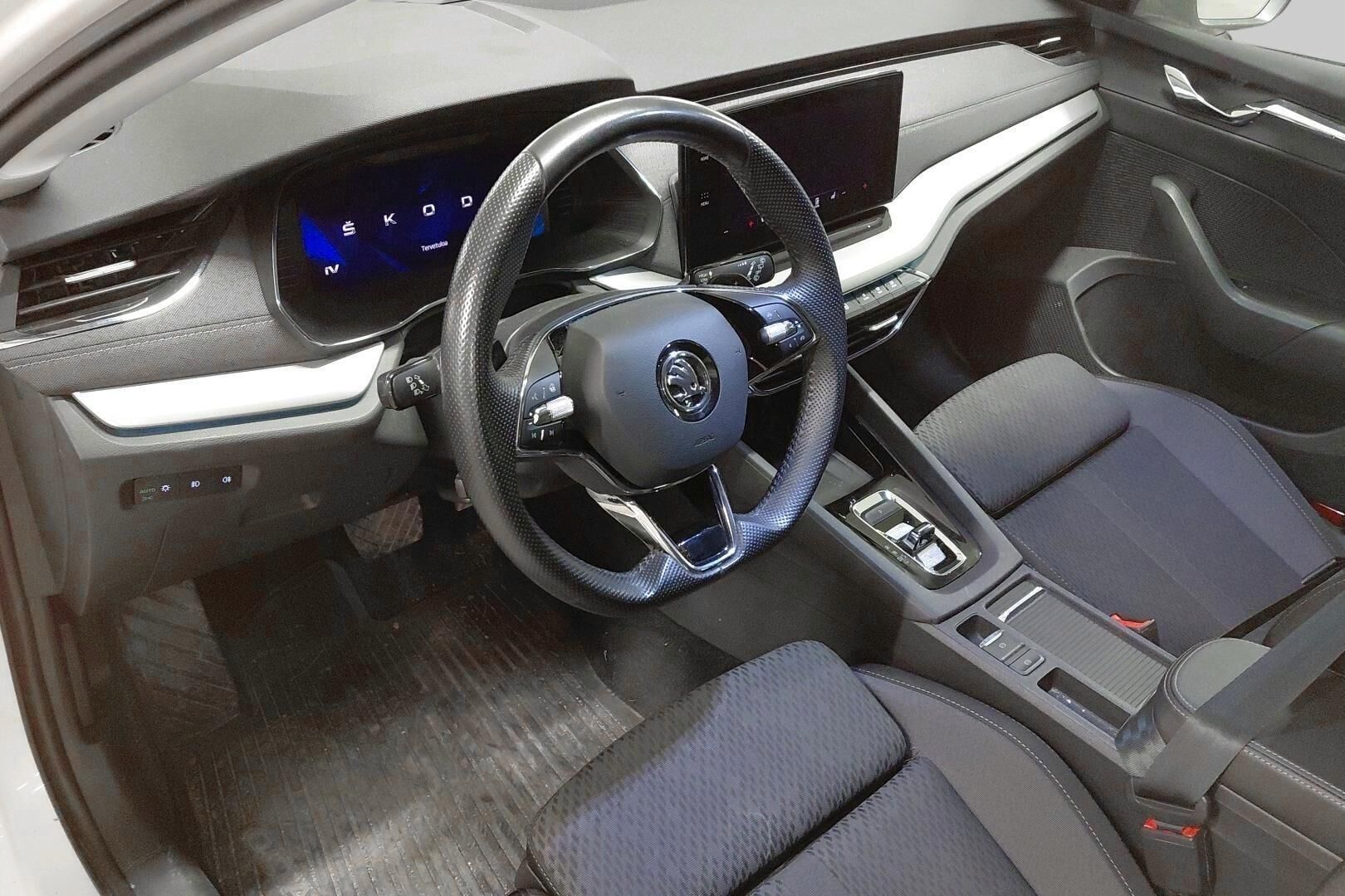 Skoda Octavia iso kuva 2