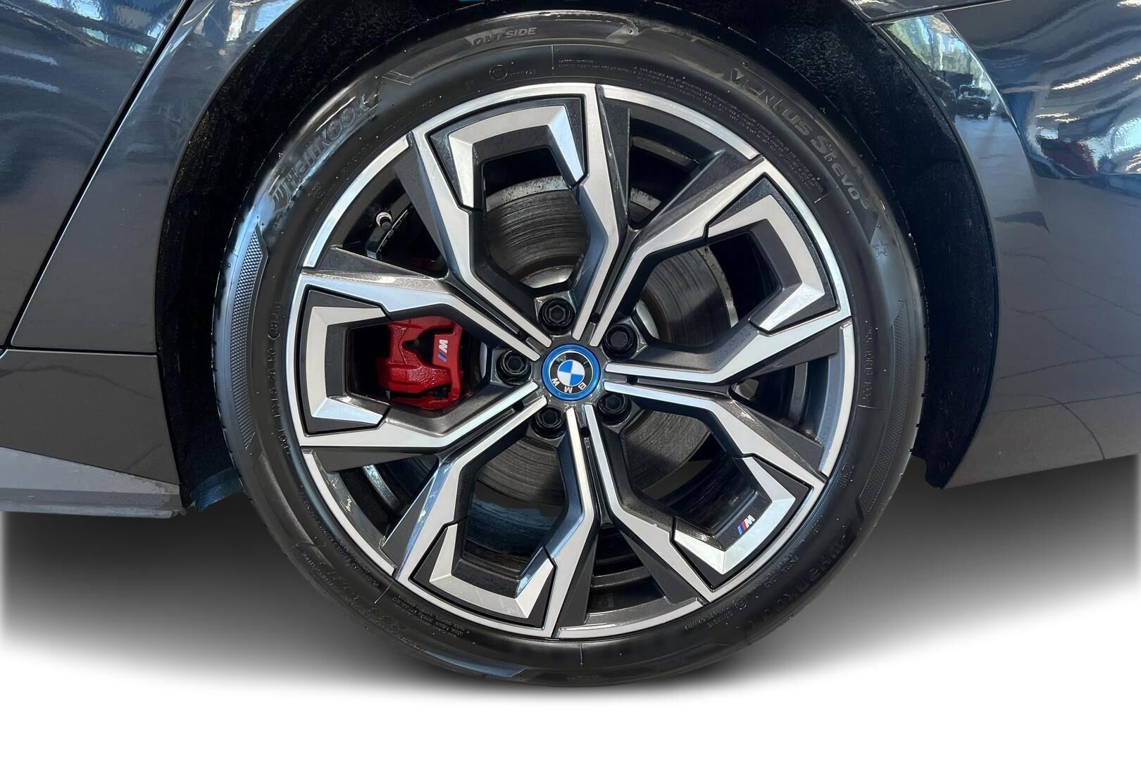 BMW I4 M50 iso kuva 11