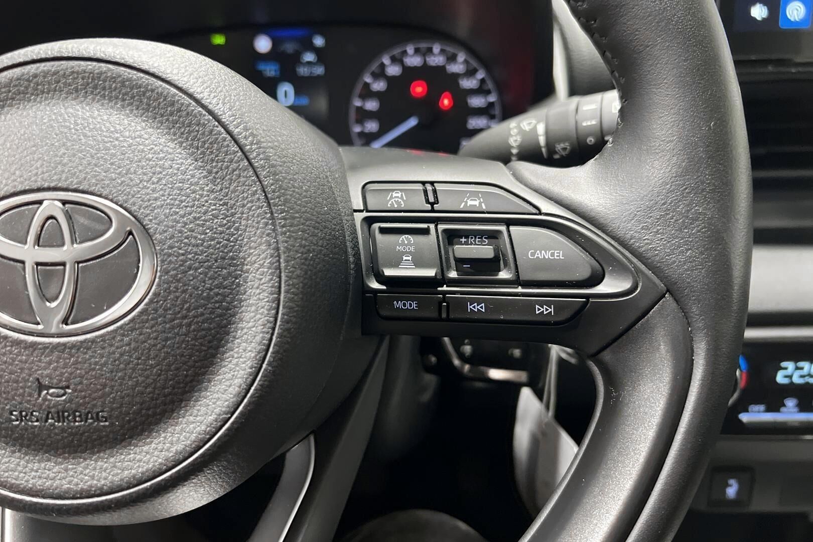 Toyota Yaris iso kuva 18