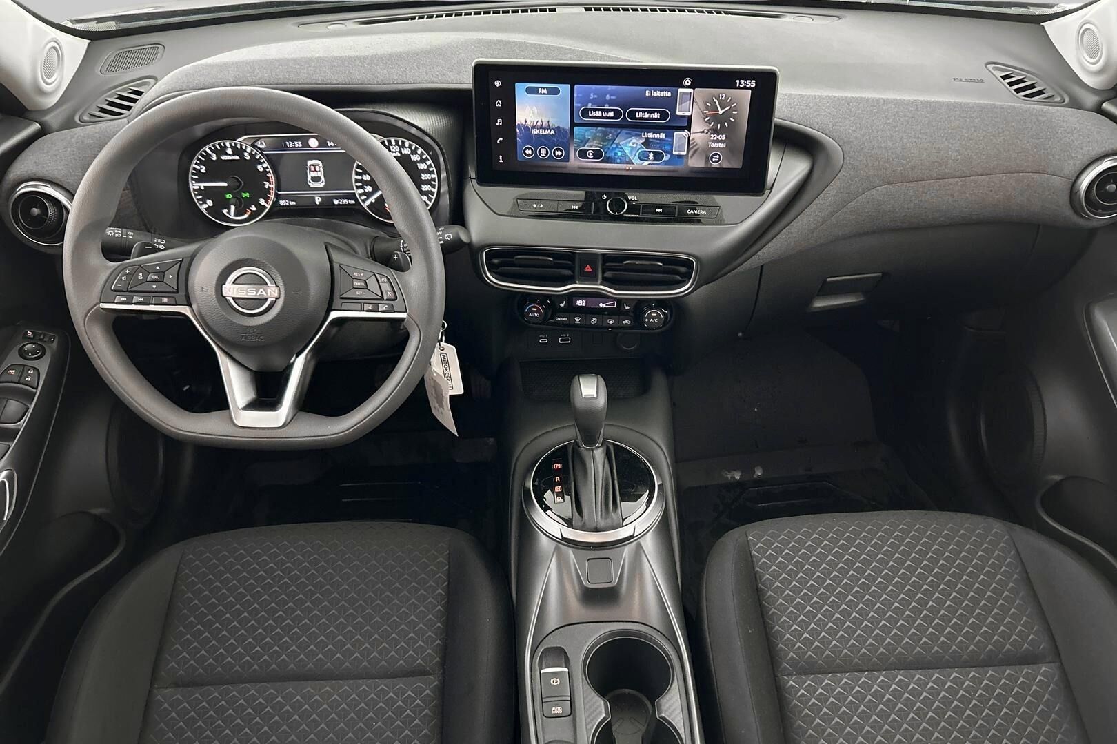 Nissan Juke iso kuva 10