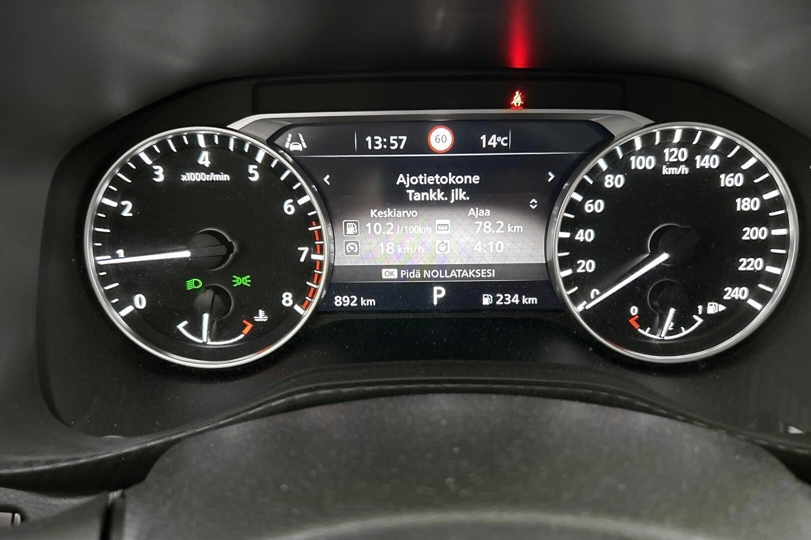Nissan Juke iso kuva 17