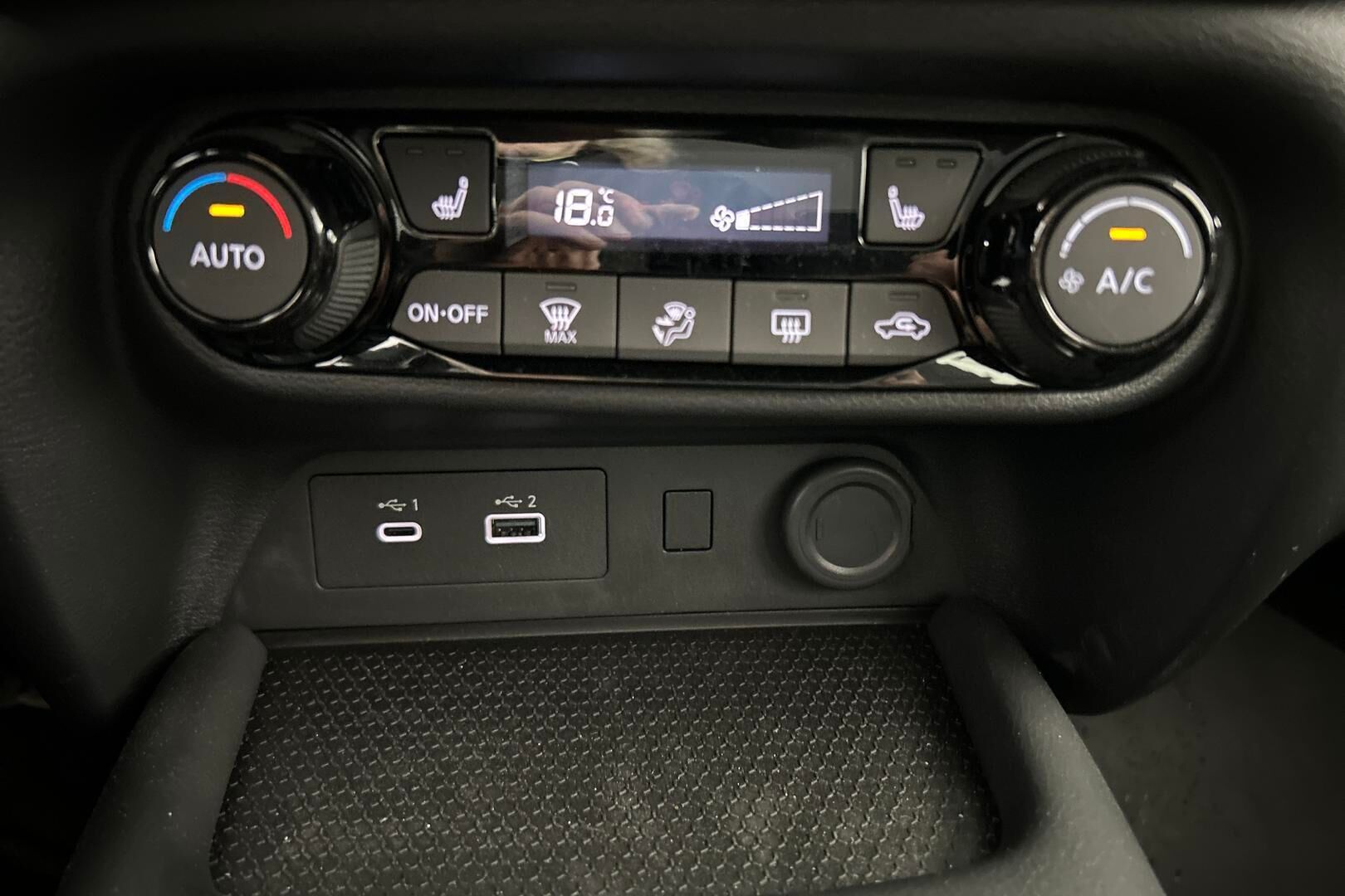 Nissan Juke iso kuva 19