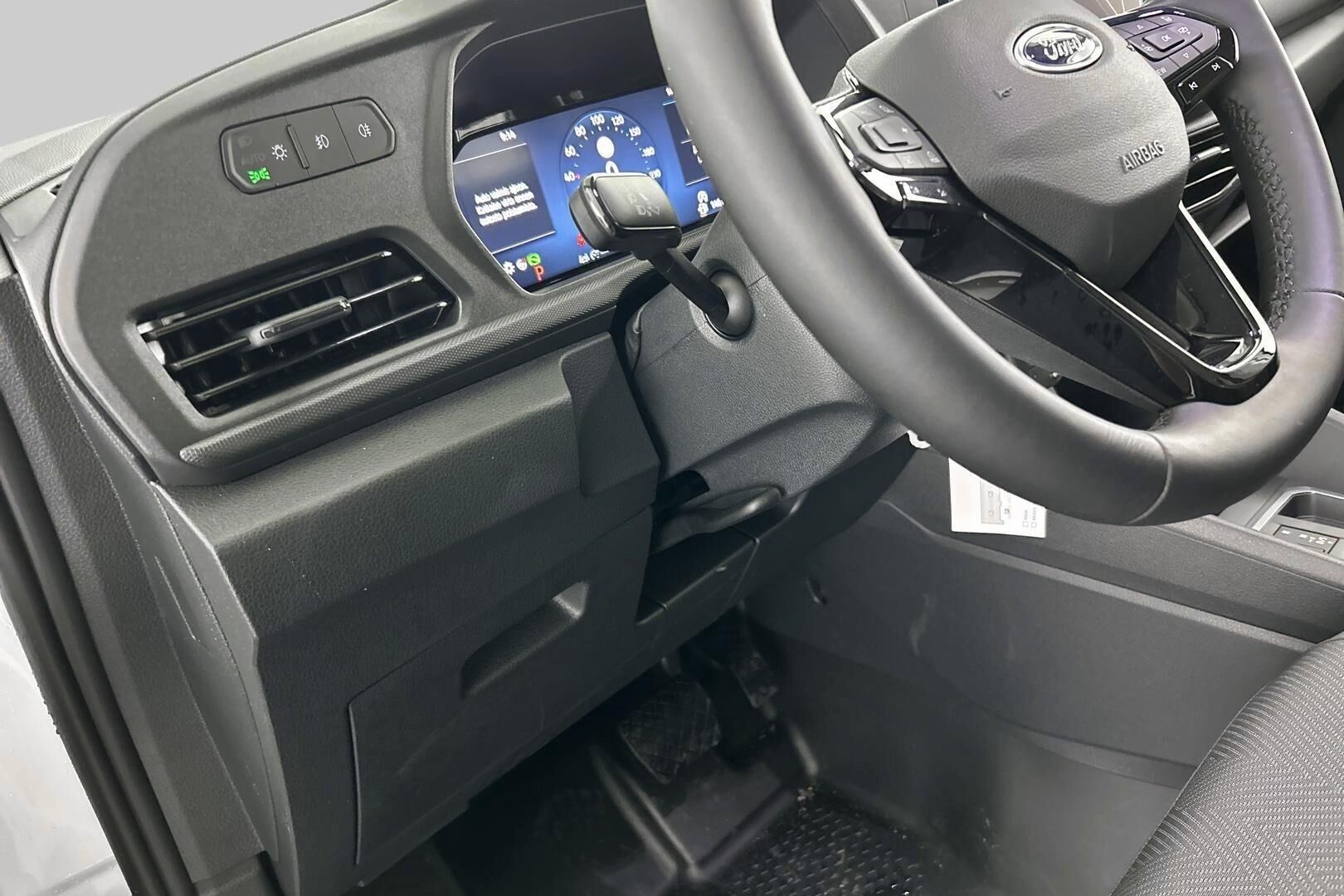 Ford Transit Connect iso kuva 26