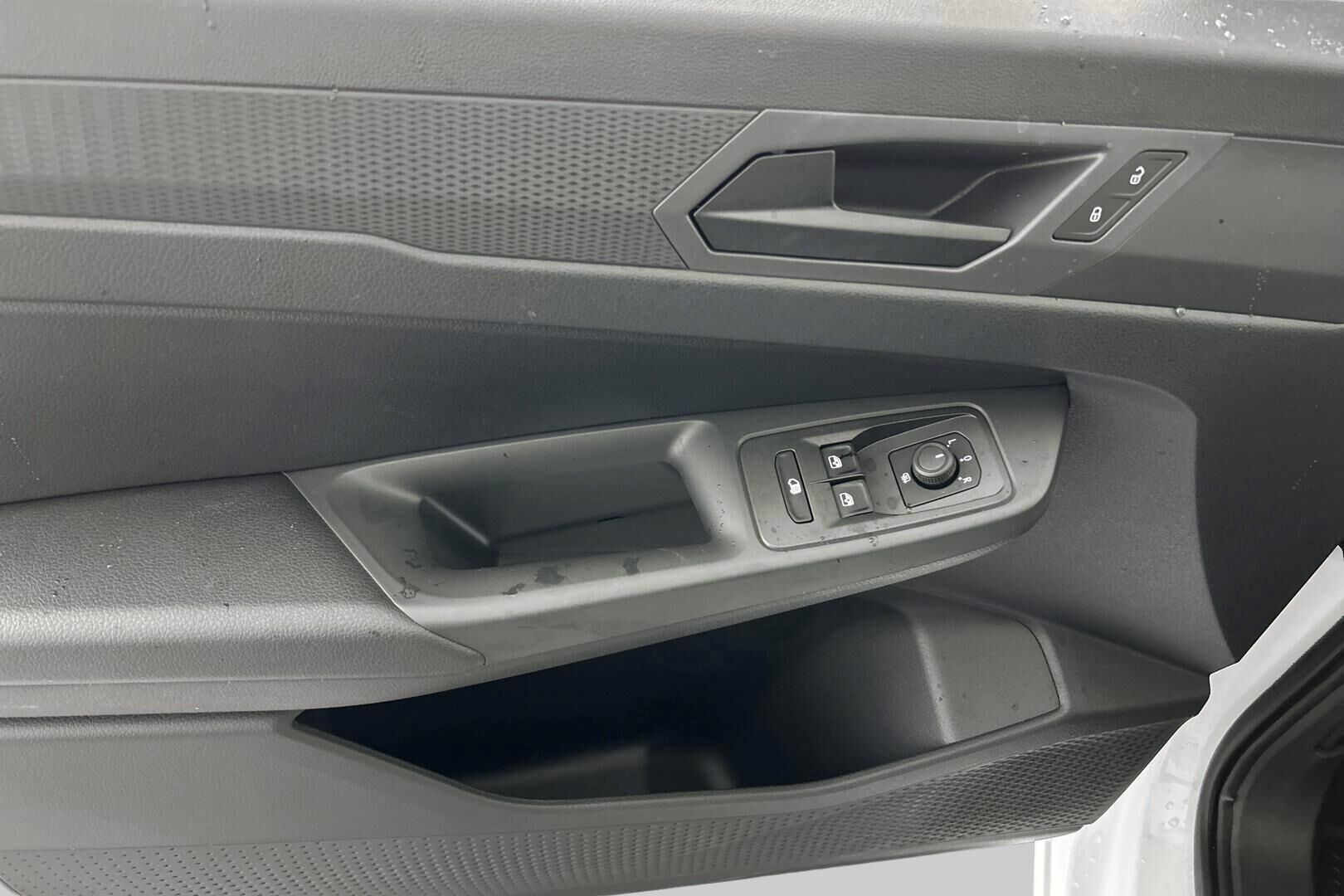 Ford Transit Connect iso kuva 27