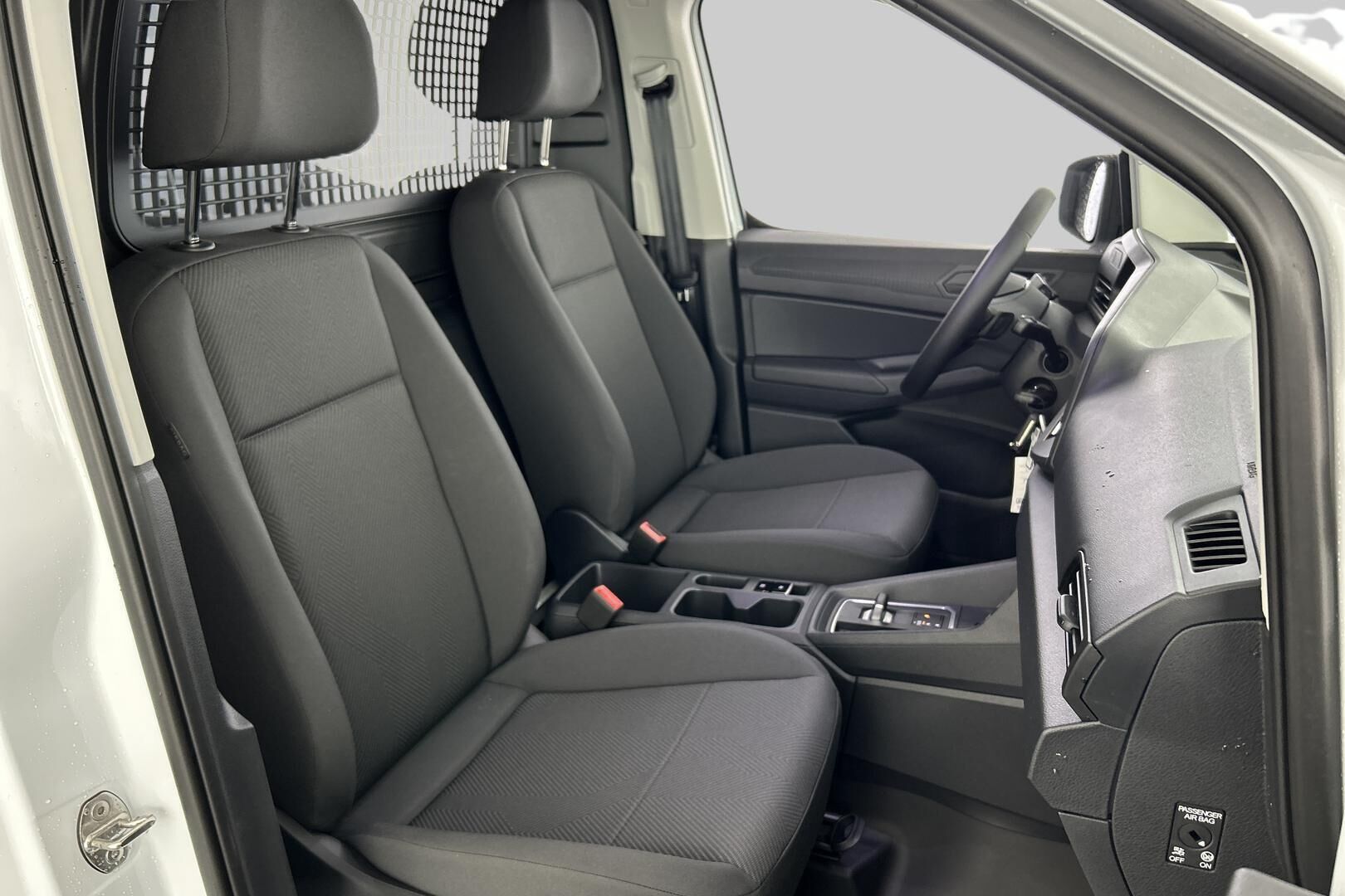 Ford Transit Connect iso kuva 29